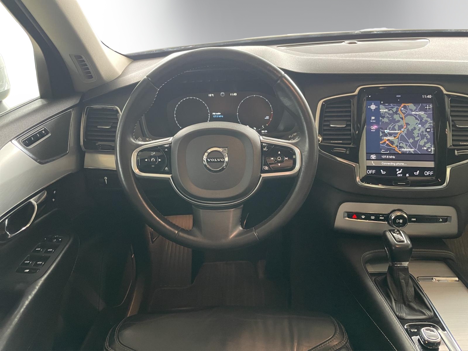 VOLVO XC90 D5 AWD Momentum Geartronic-image-9