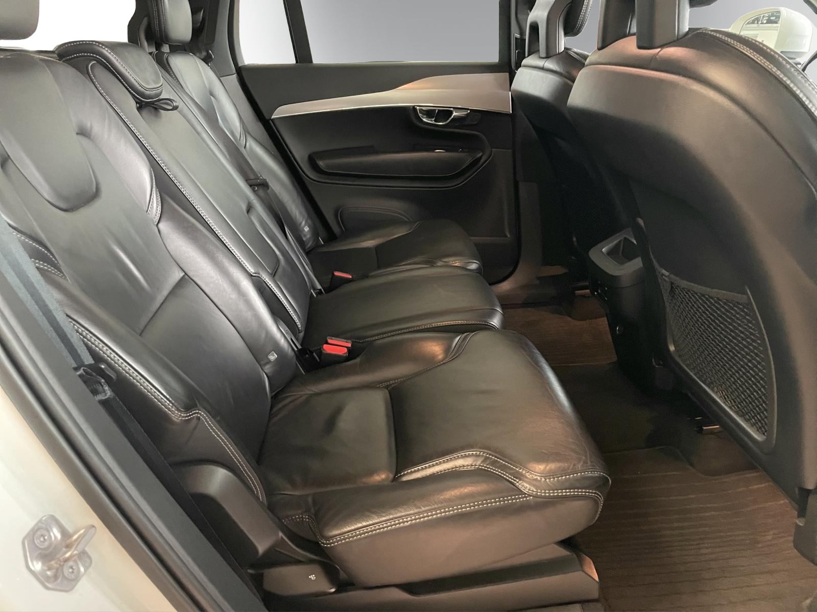 VOLVO XC90 D5 AWD Momentum Geartronic-image-13