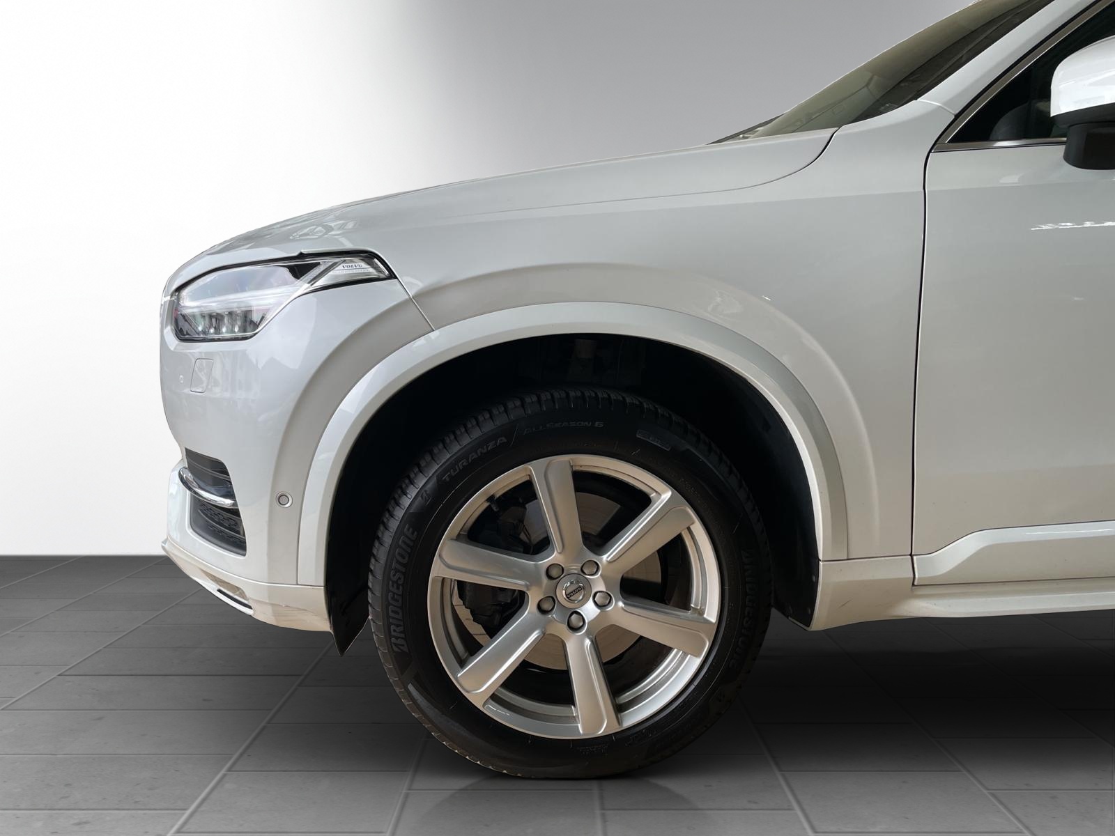 VOLVO XC90 D5 AWD Momentum Geartronic-image-7