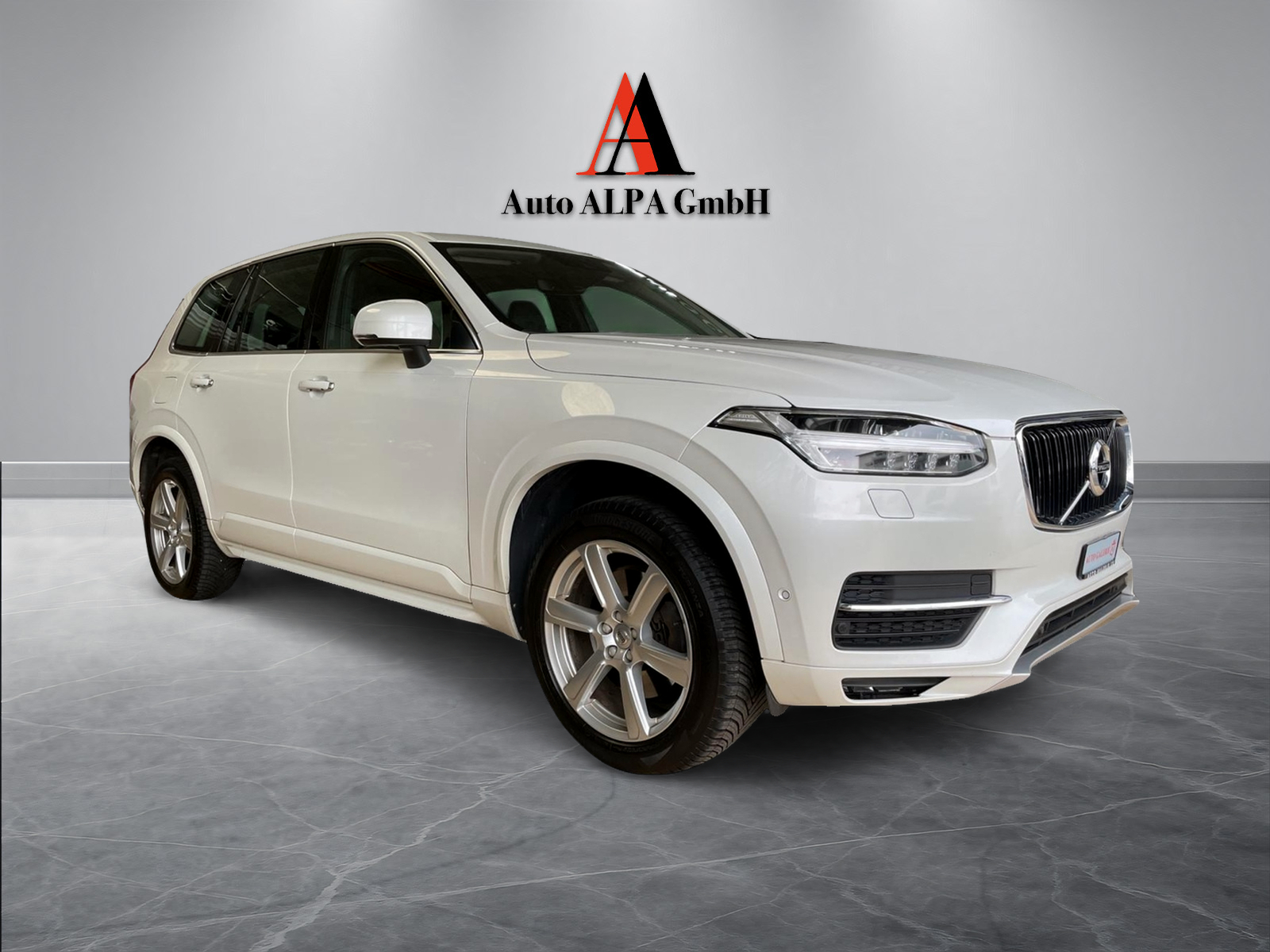 VOLVO XC90 D5 AWD Momentum Geartronic-image-5