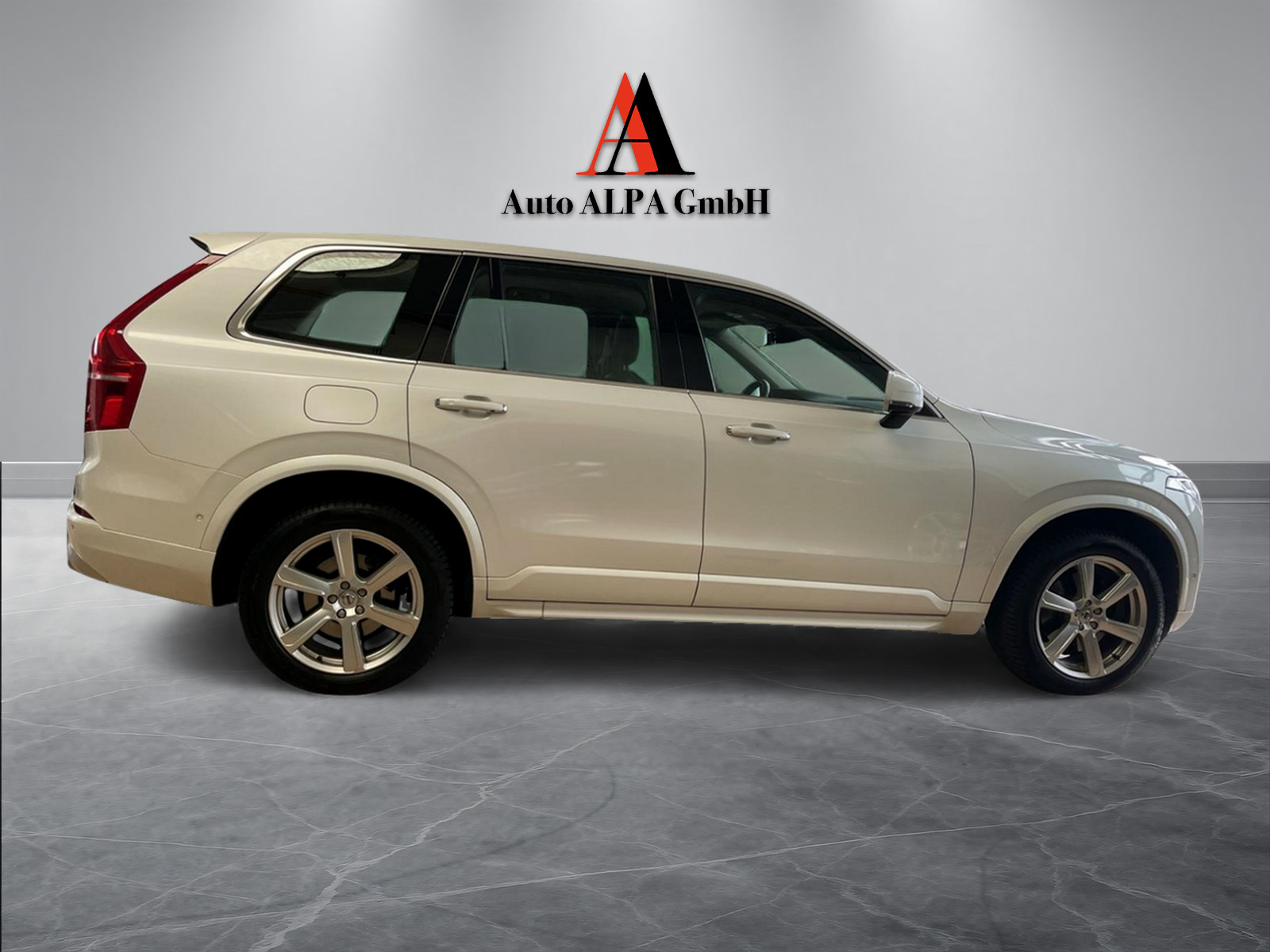 VOLVO XC90 D5 AWD Momentum Geartronic-showroom-element-3