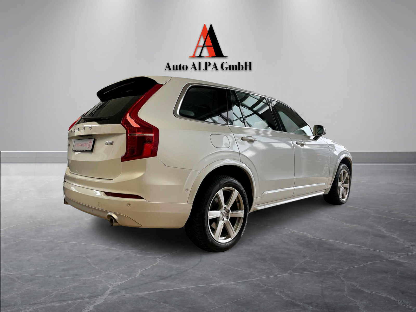 VOLVO XC90 D5 AWD Momentum Geartronic-showroom-element-2