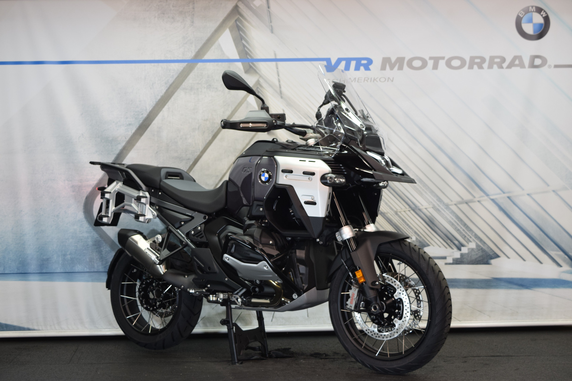 BMW R 1300 GS Adventure Triple Black-image-0