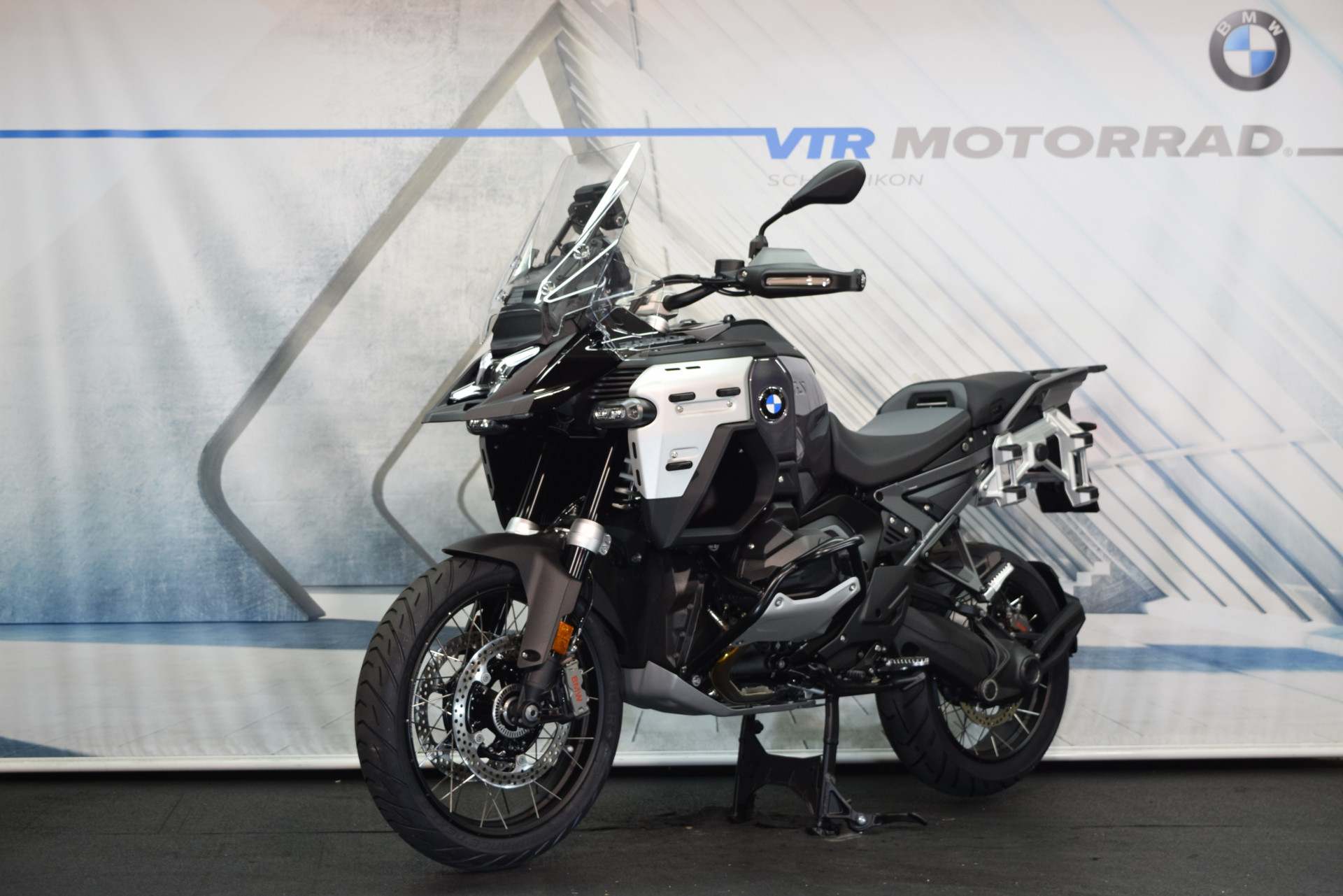 BMW R 1300 GS Adventure Triple Black-image-5