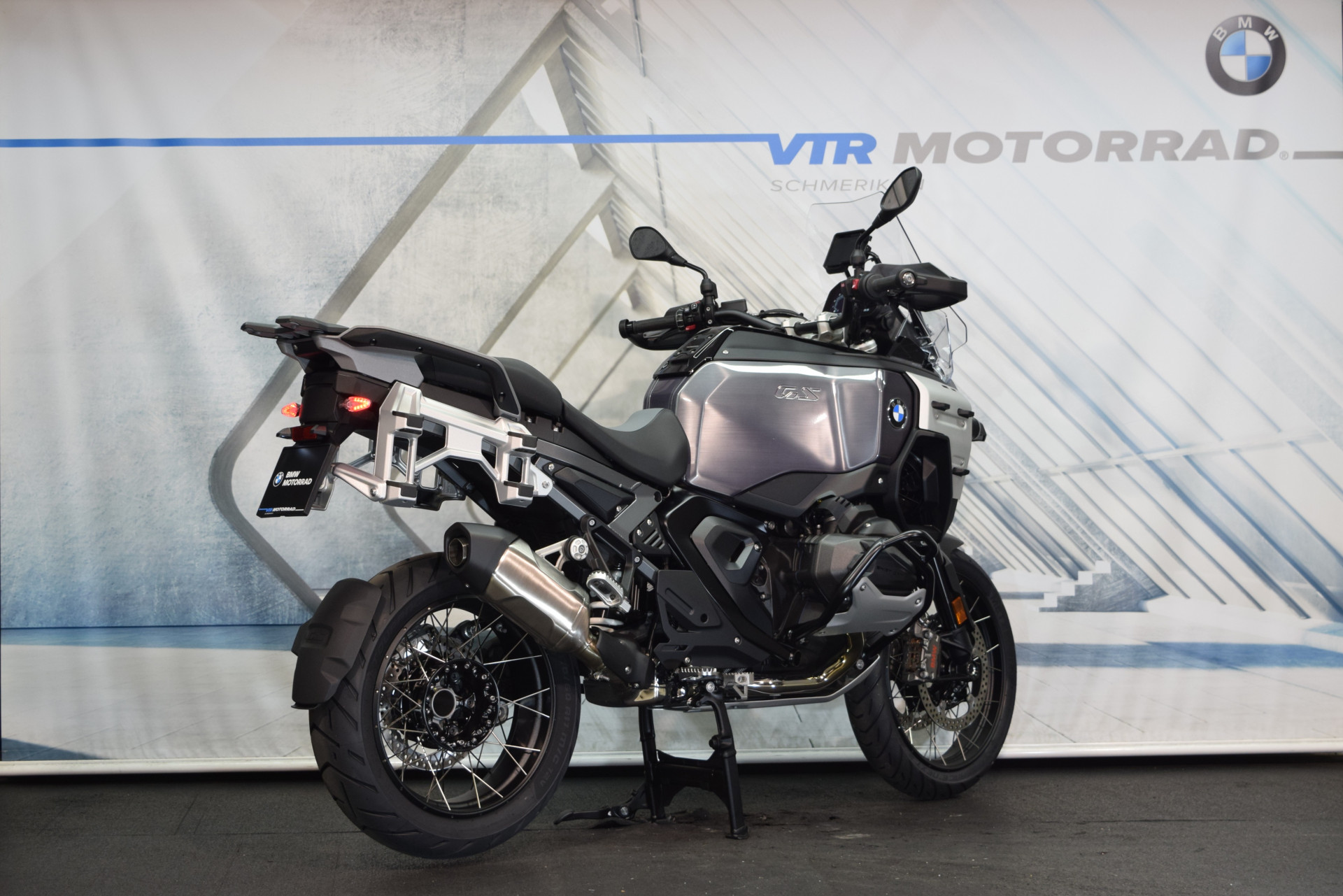 BMW R 1300 GS Adventure Triple Black-image-2