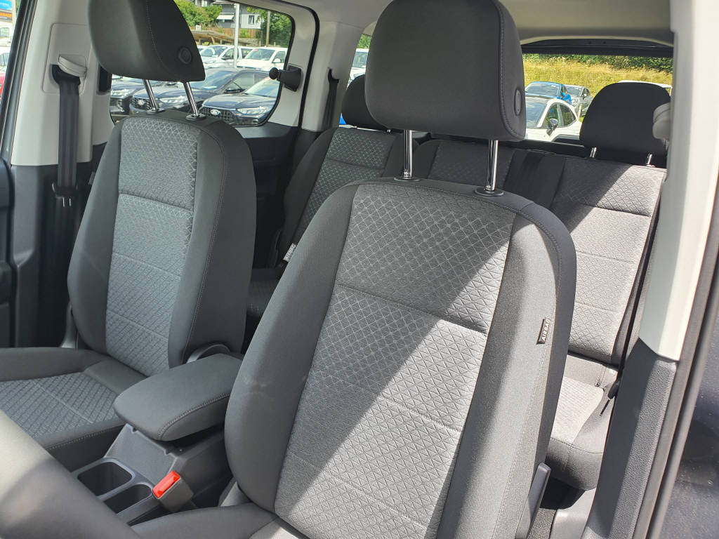 FORD TOURNEO CONNECT Grand 1.5 EcoBoost 114 Titanium-image-12
