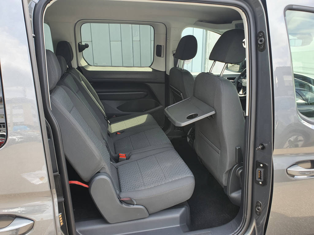 FORD TOURNEO CONNECT Grand 1.5 EcoBoost 114 Titanium-image-10