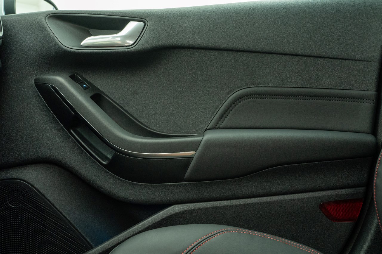 FORD Fiesta 1.0 EcoB Hybrid ST-Line X-image-10