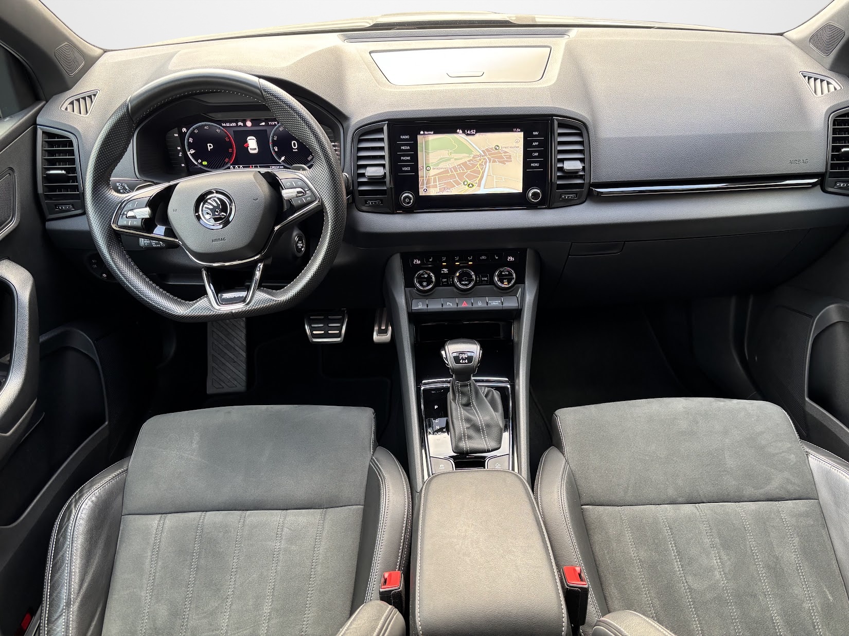 SKODA Karoq 2.0 TDI CR SportLine 4x4 DSG-image-11
