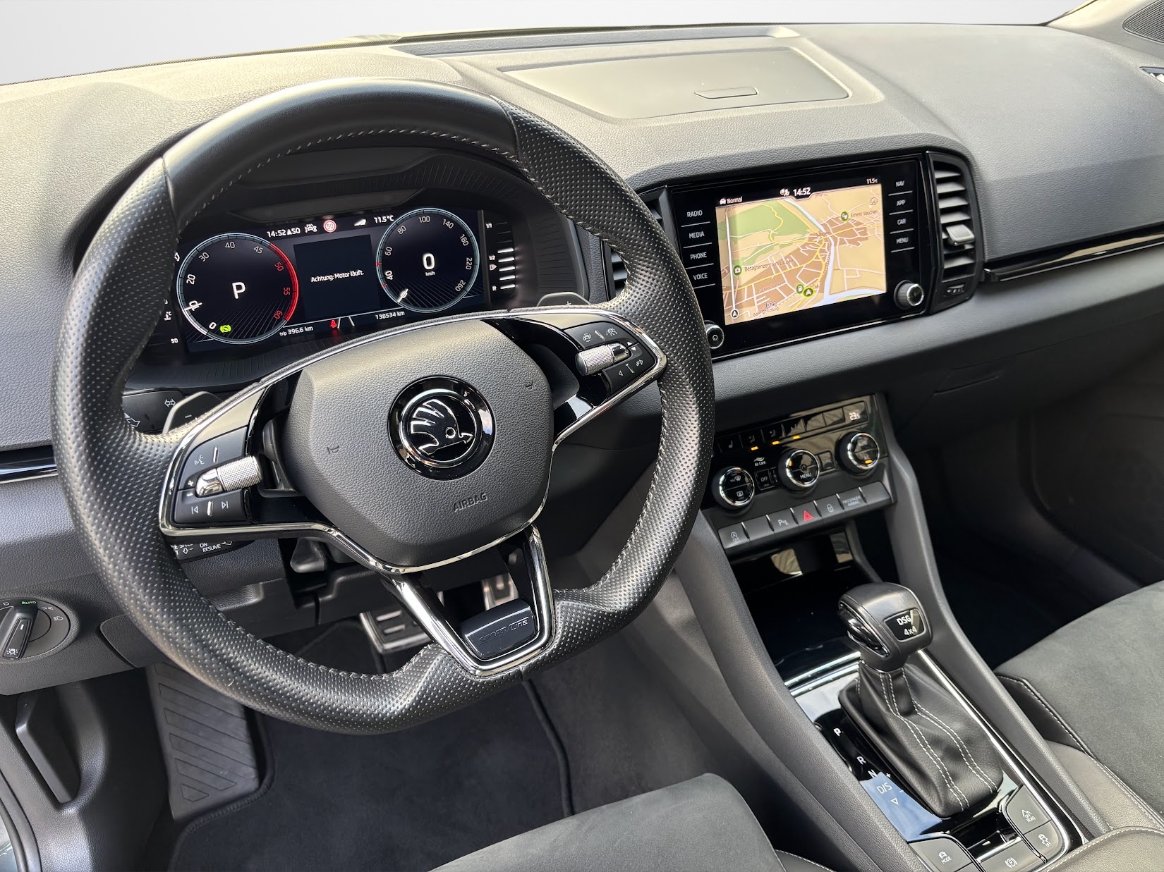 SKODA Karoq 2.0 TDI CR SportLine 4x4 DSG-image-9