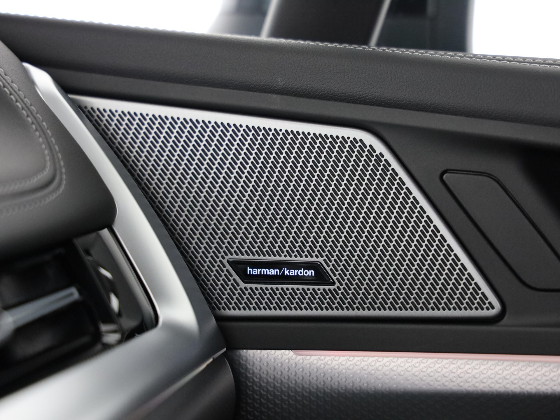 BMW 230e xDrive paddles Active Tourer-image-18