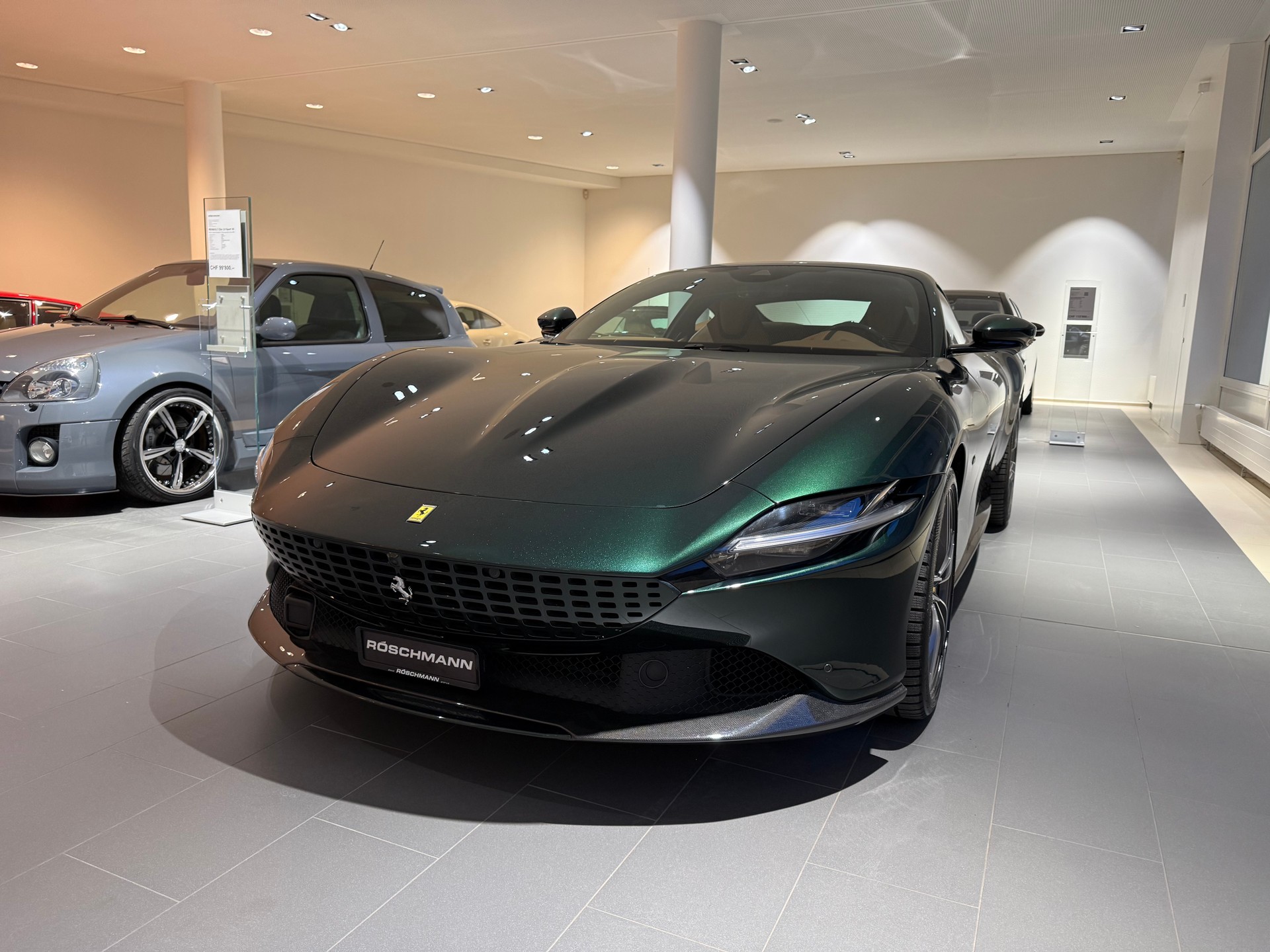 FERRARI Roma 3.9 V8 T-showroom-element-3