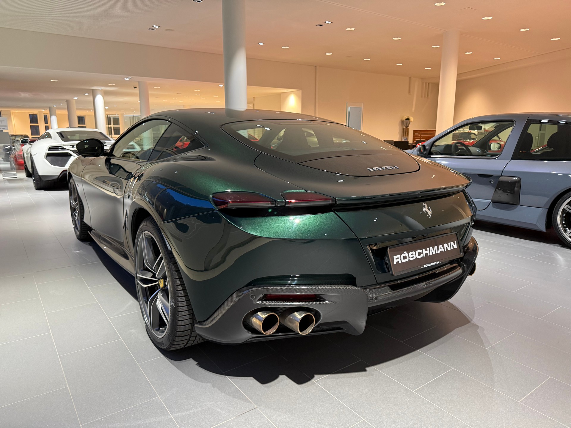 FERRARI Roma 3.9 V8 T-showroom-element-2