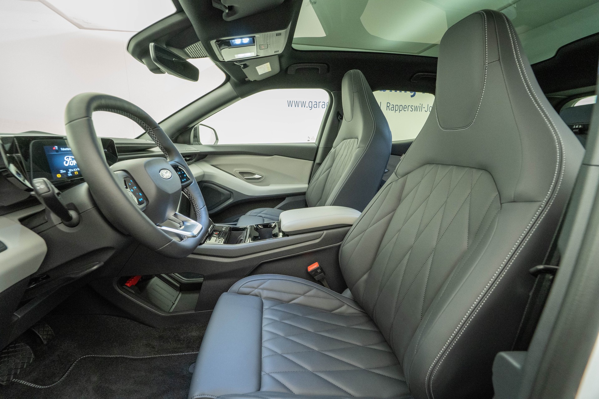 FORD Explorer Extended Range Premium AWD-image-7