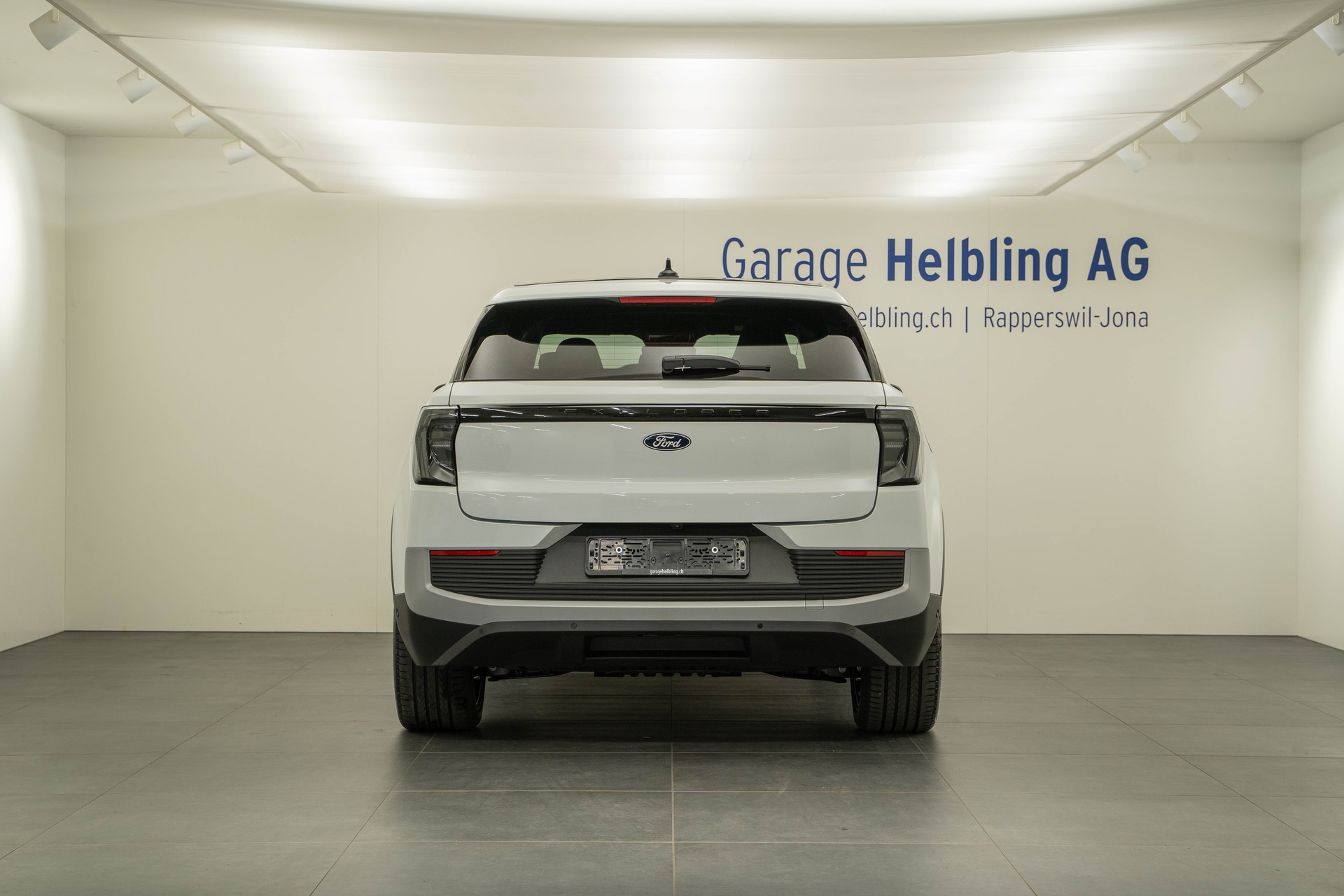 FORD Explorer Extended Range Premium AWD-showroom-element-3