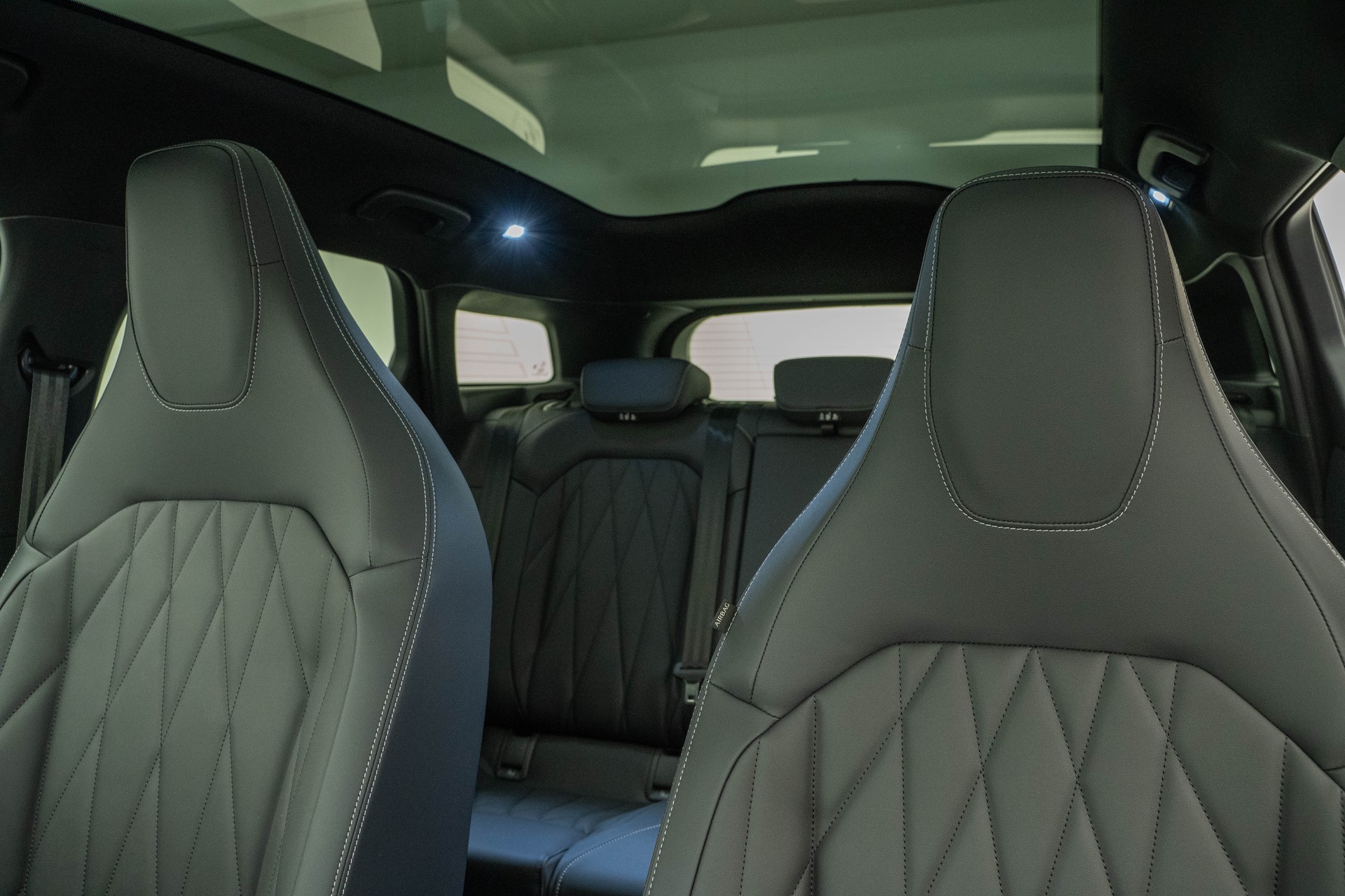 FORD Explorer Extended Range Premium AWD-image-9