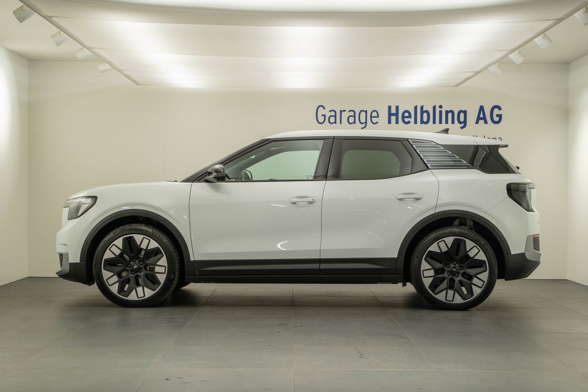 FORD Explorer Extended Range Premium AWD-showroom-element-2