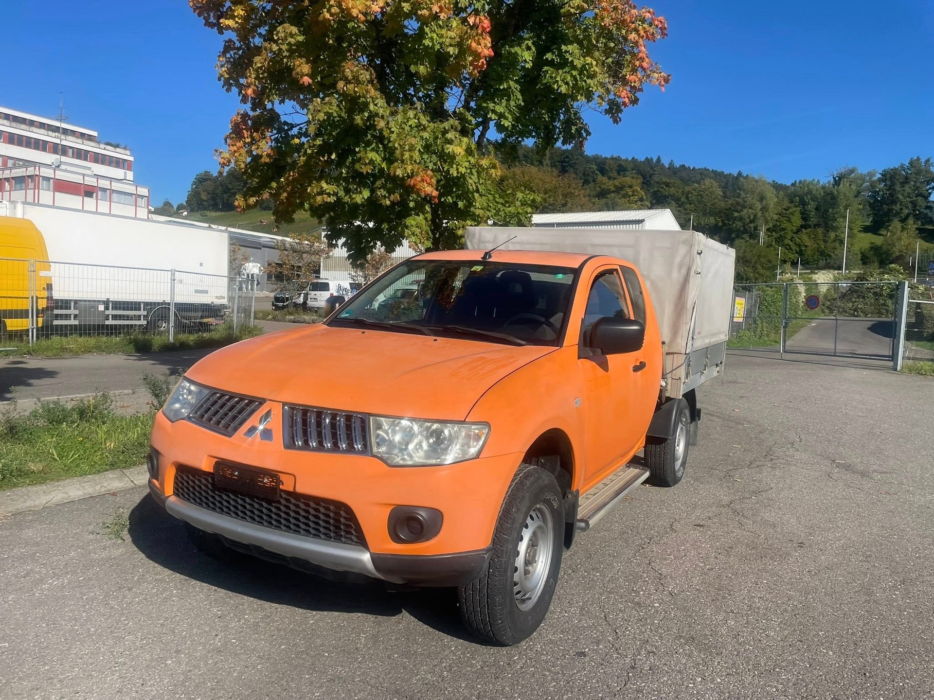 MITSUBISHI L 200 2.5 DID Invite Club Cab-image-2