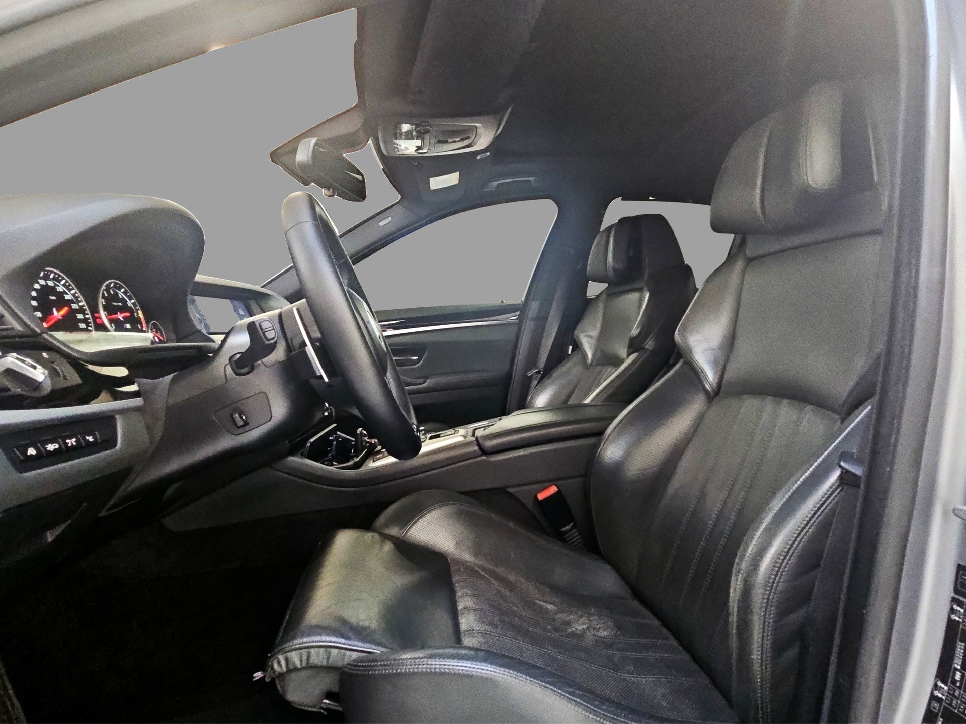 BMW M5-image-5