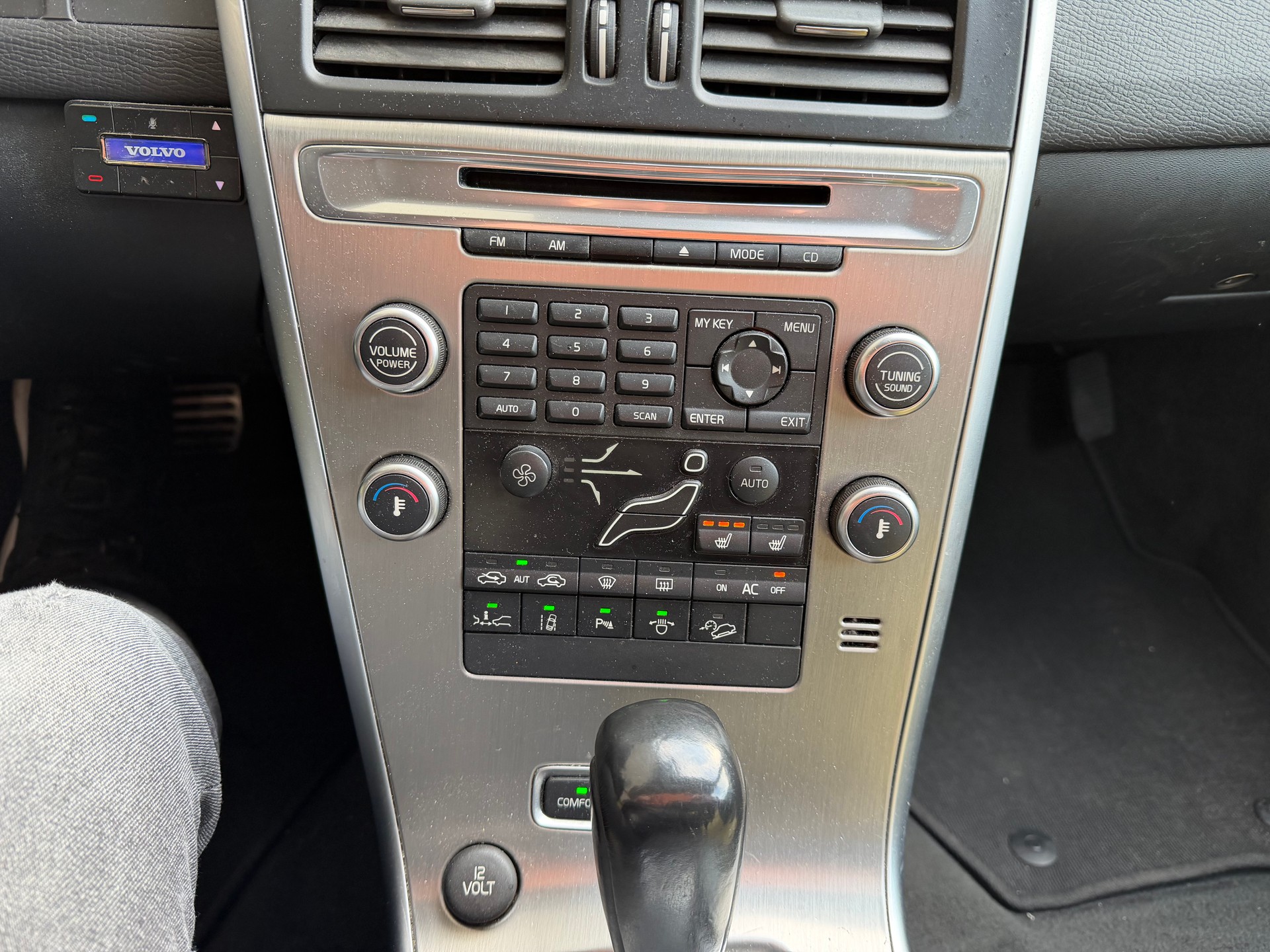 VOLVO XC60 T6 AWD Summum Geartronic-image-14