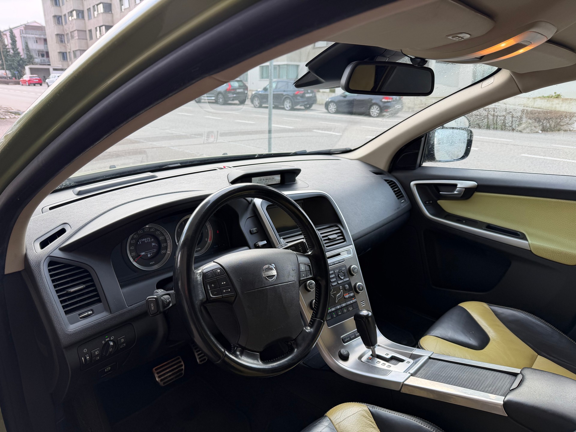 VOLVO XC60 T6 AWD Summum Geartronic-image-12