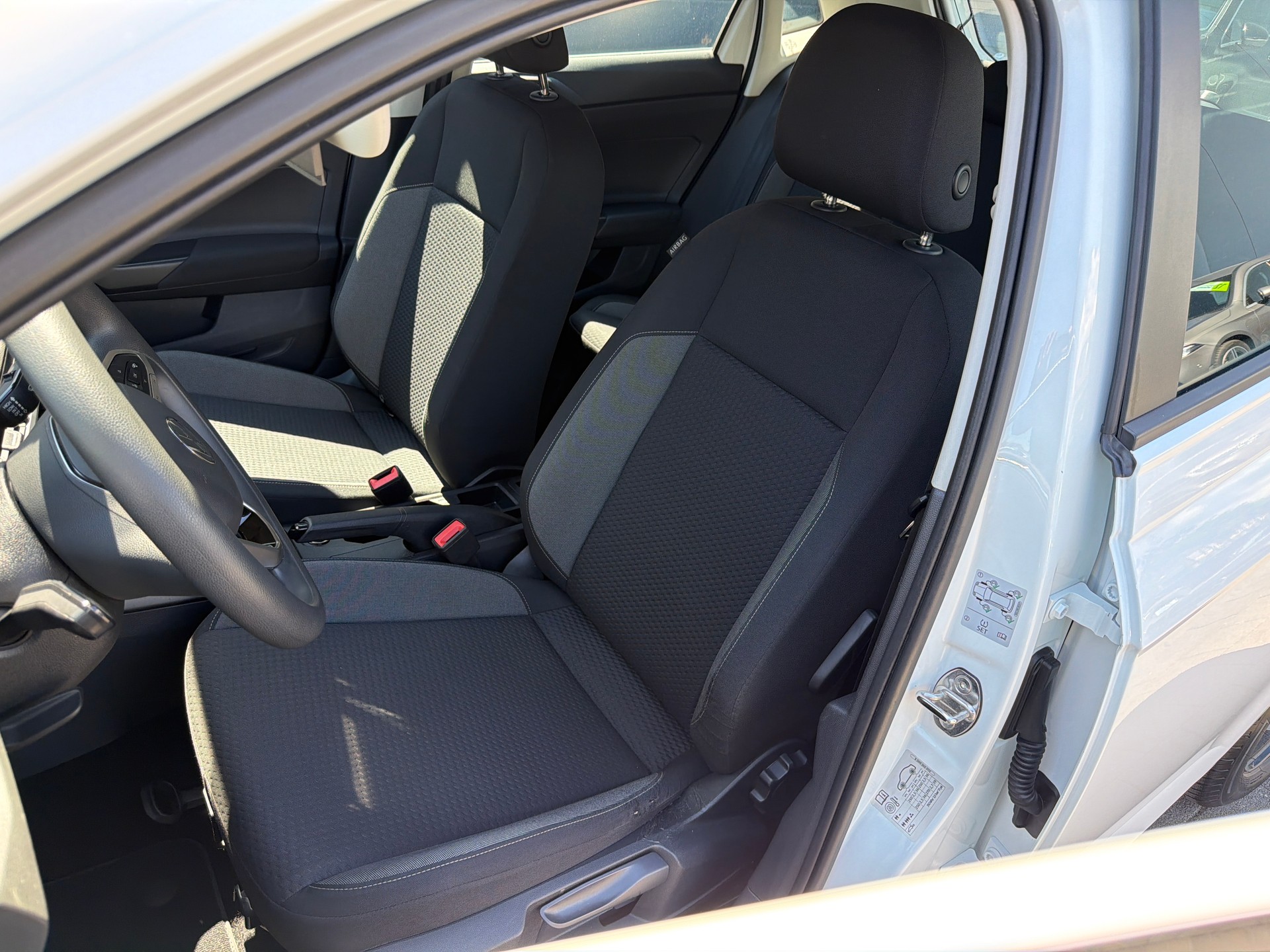 VW Polo 1.0 TSI Basis-image-8