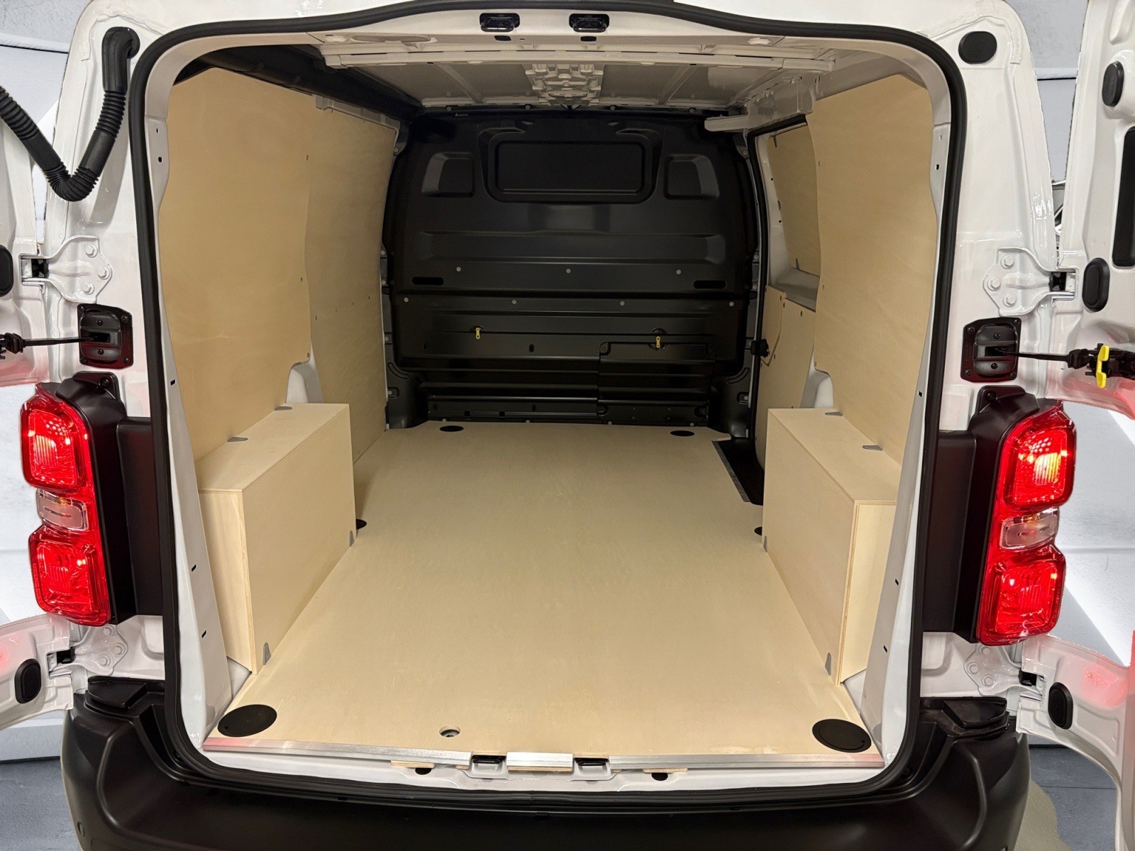 PEUGEOT Expert 1.5 BlueHDi 120 S&S PACK DYNAMIC SURROUND VISION/ VISIBILITY/ KIT BOIS COMPLET-image-14