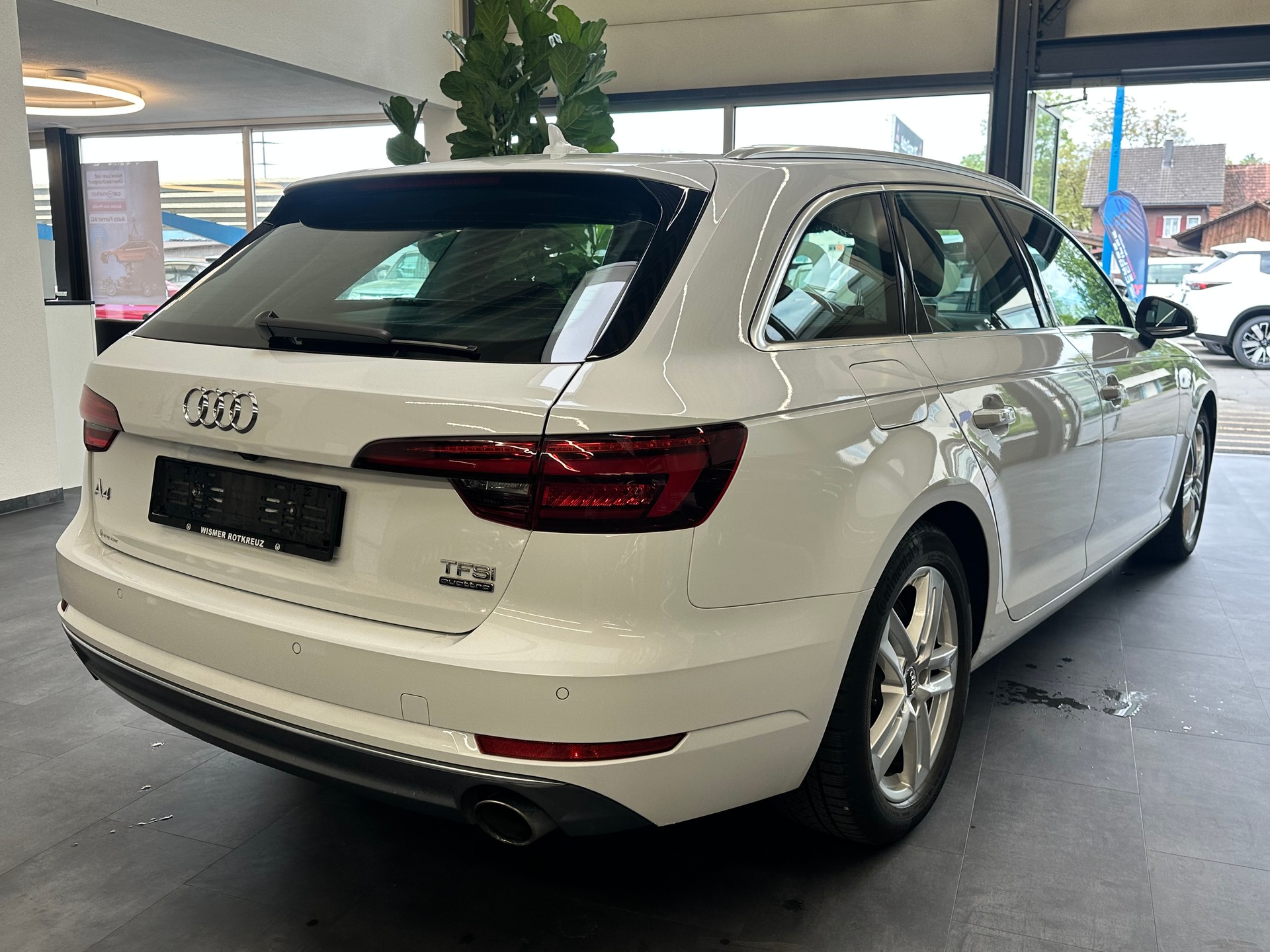 AUDI A4 Avant 2.0 TFSI Sport quattro S-tronic-image-4