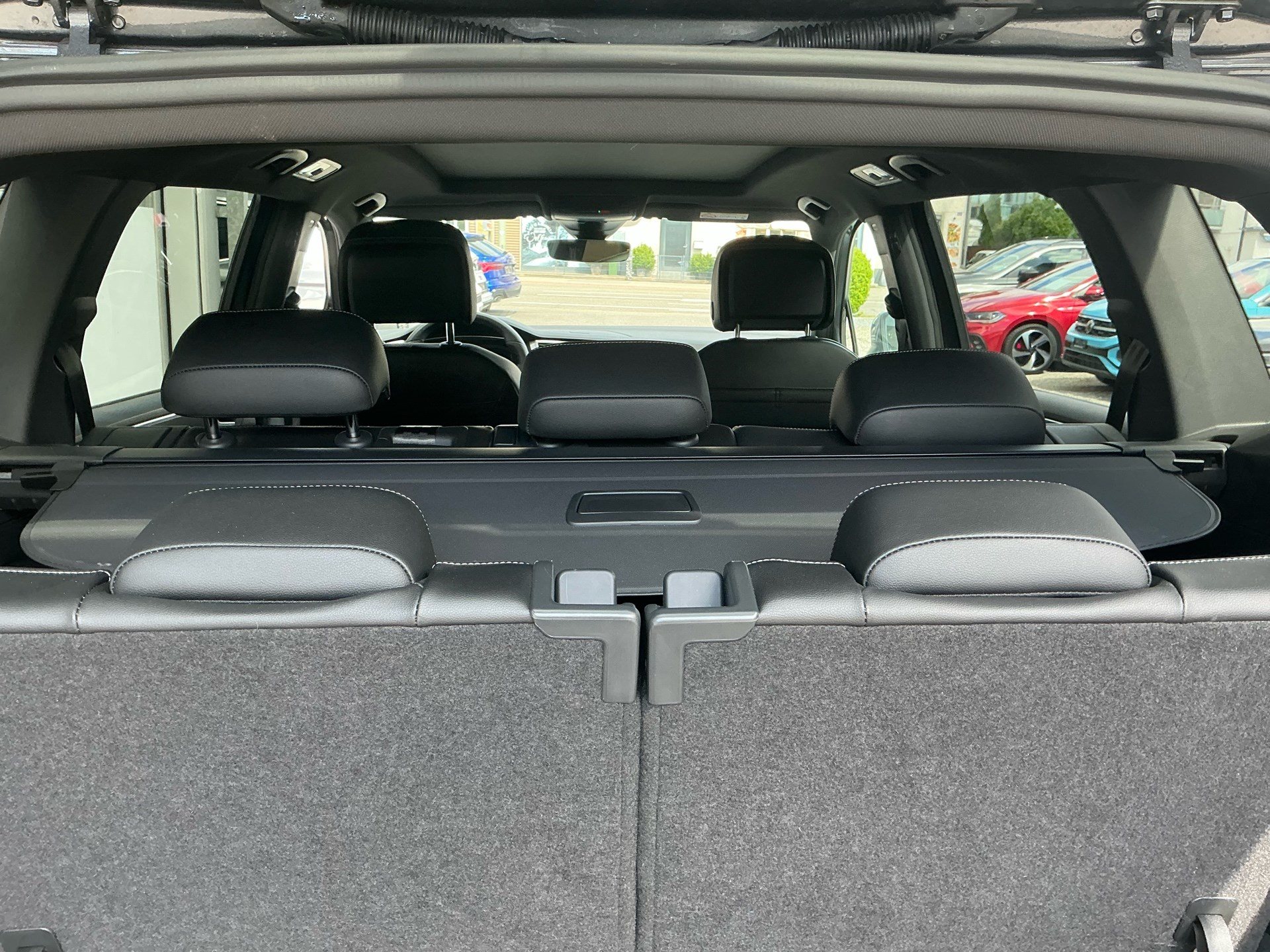 VW Tiguan Allspace R-LINE 4 MOTION *** PANORAMAGLASDACH & ANHÄNGEKUPPLUNG ***-image-30