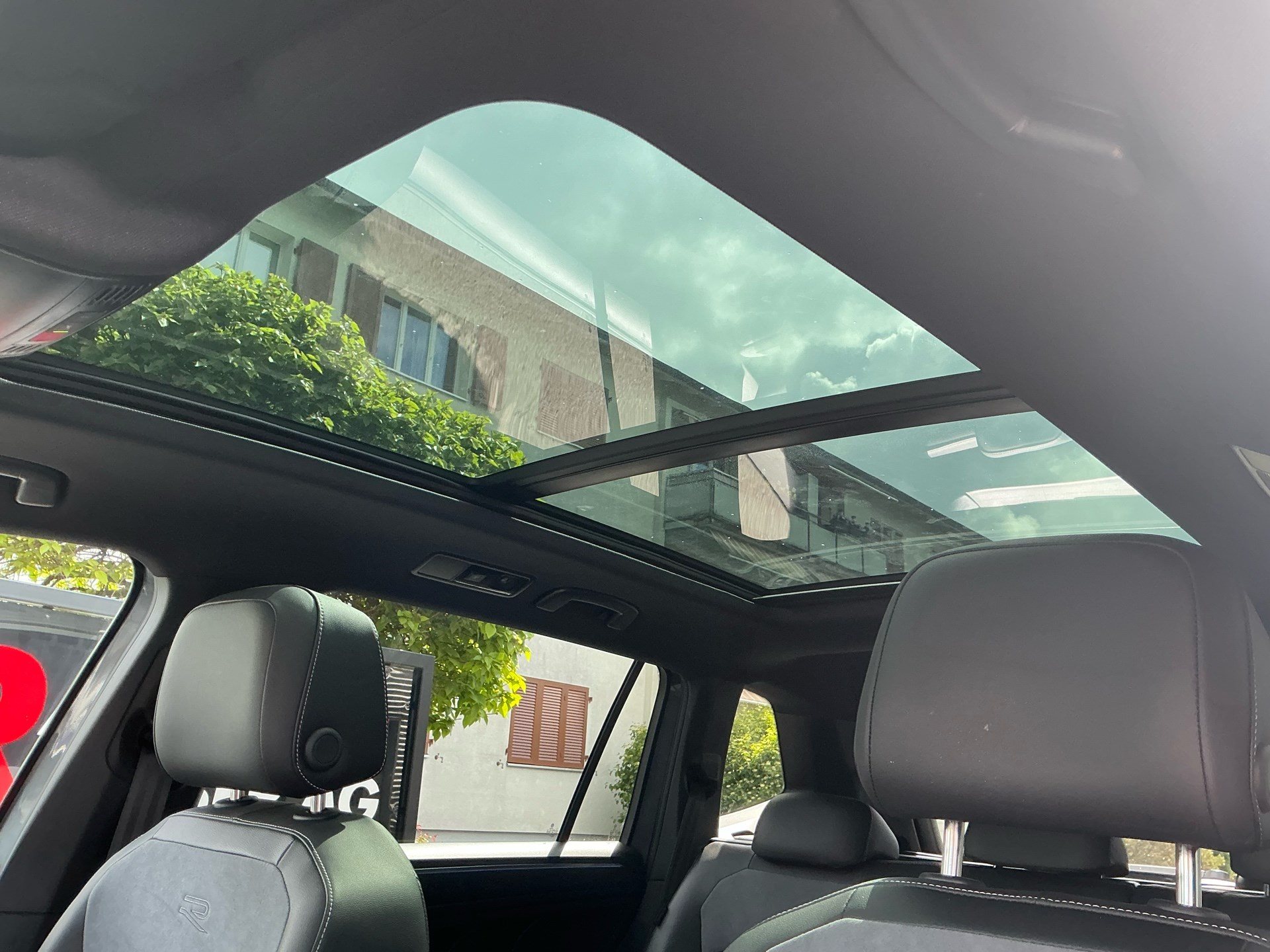VW Tiguan Allspace R-LINE 4 MOTION *** PANORAMAGLASDACH & ANHÄNGEKUPPLUNG ***-image-8