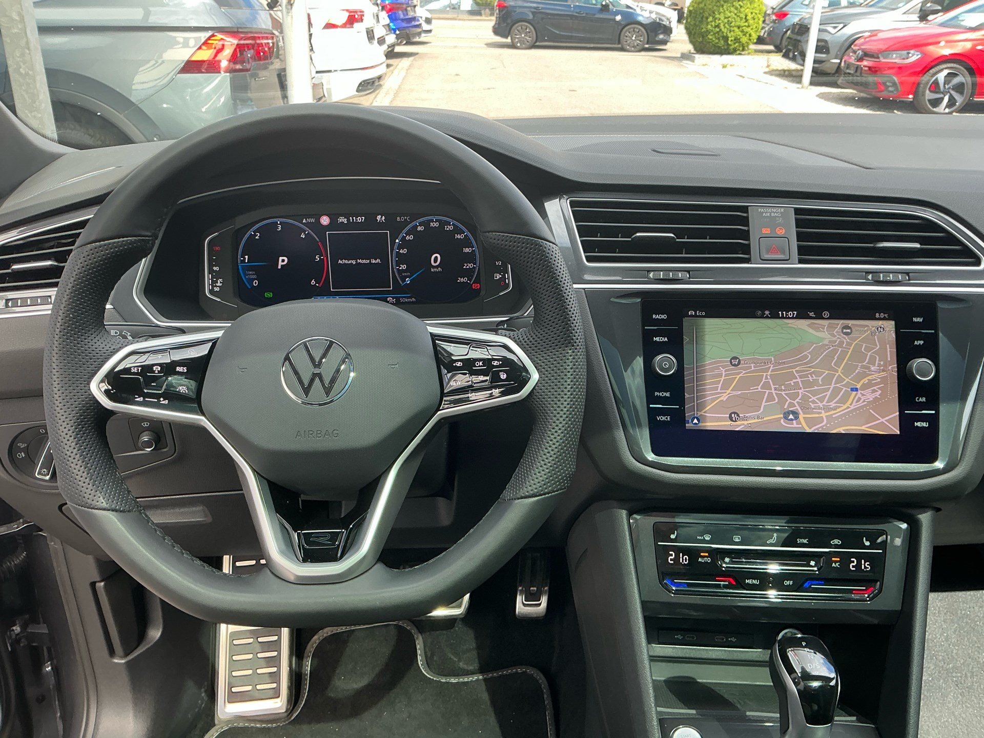 VW Tiguan Allspace R-LINE 4 MOTION *** PANORAMAGLASDACH & ANHÄNGEKUPPLUNG ***-image-9