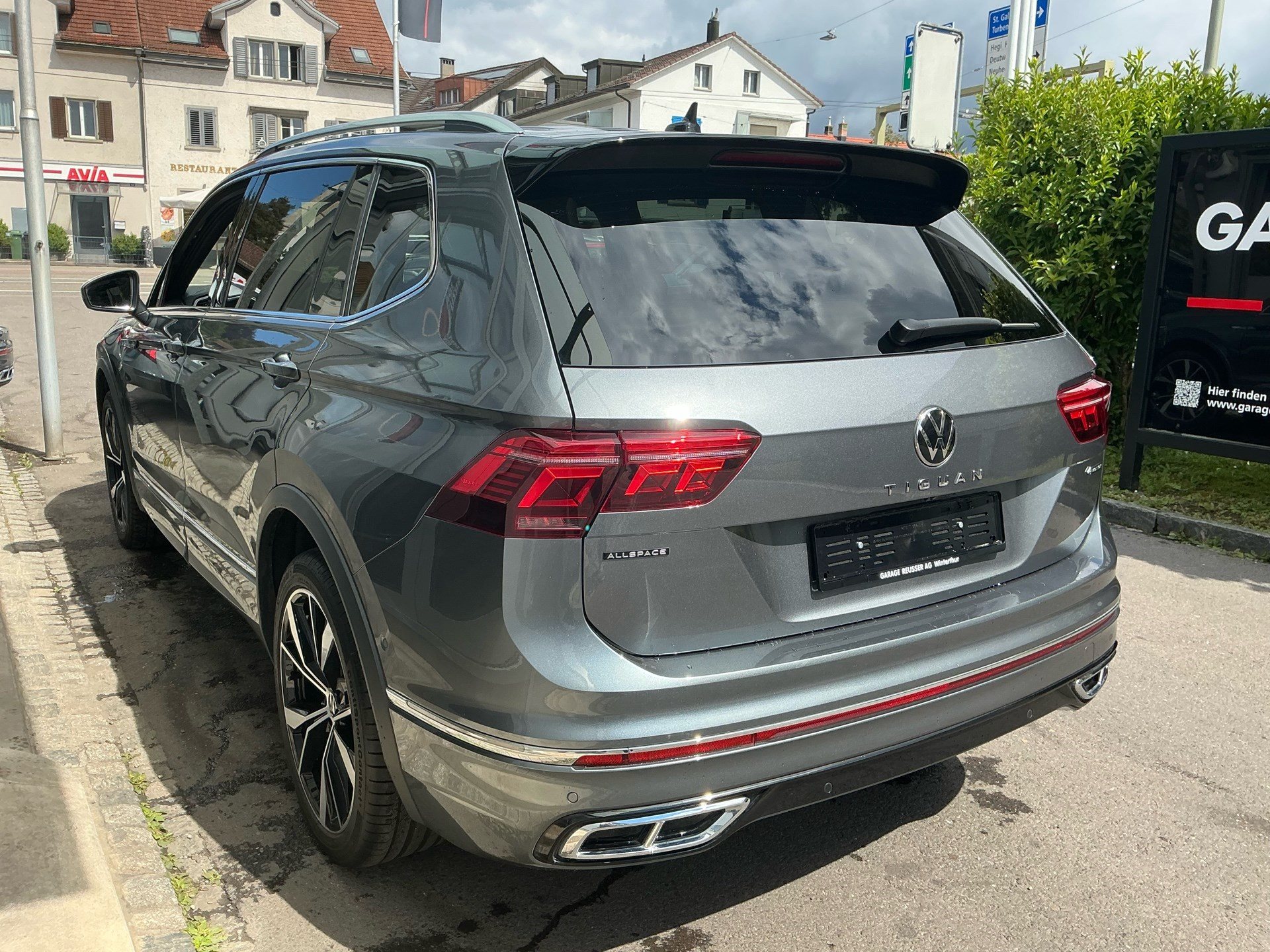 VW Tiguan Allspace R-LINE 4 MOTION *** PANORAMAGLASDACH & ANHÄNGEKUPPLUNG ***-image-5
