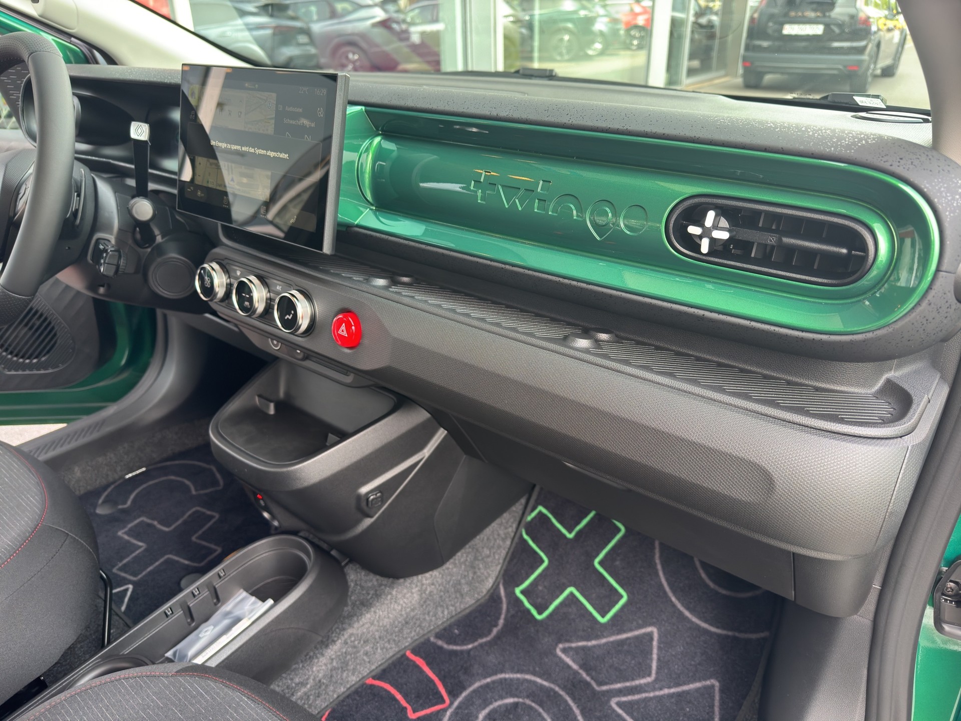 RENAULT Twingo E-Tech 27kWh Techno-image-13