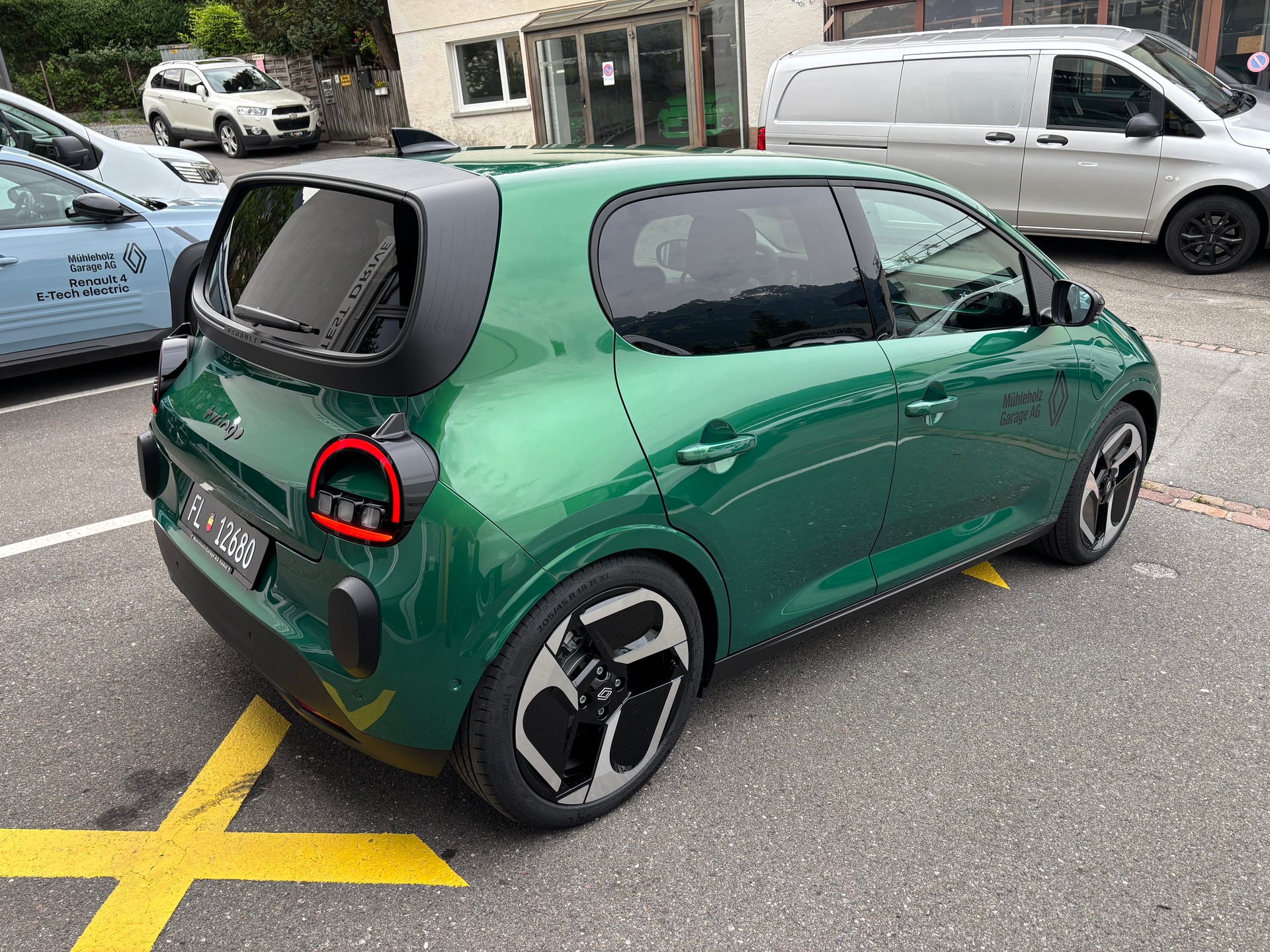RENAULT Twingo E-Tech 27kWh Techno-image-4