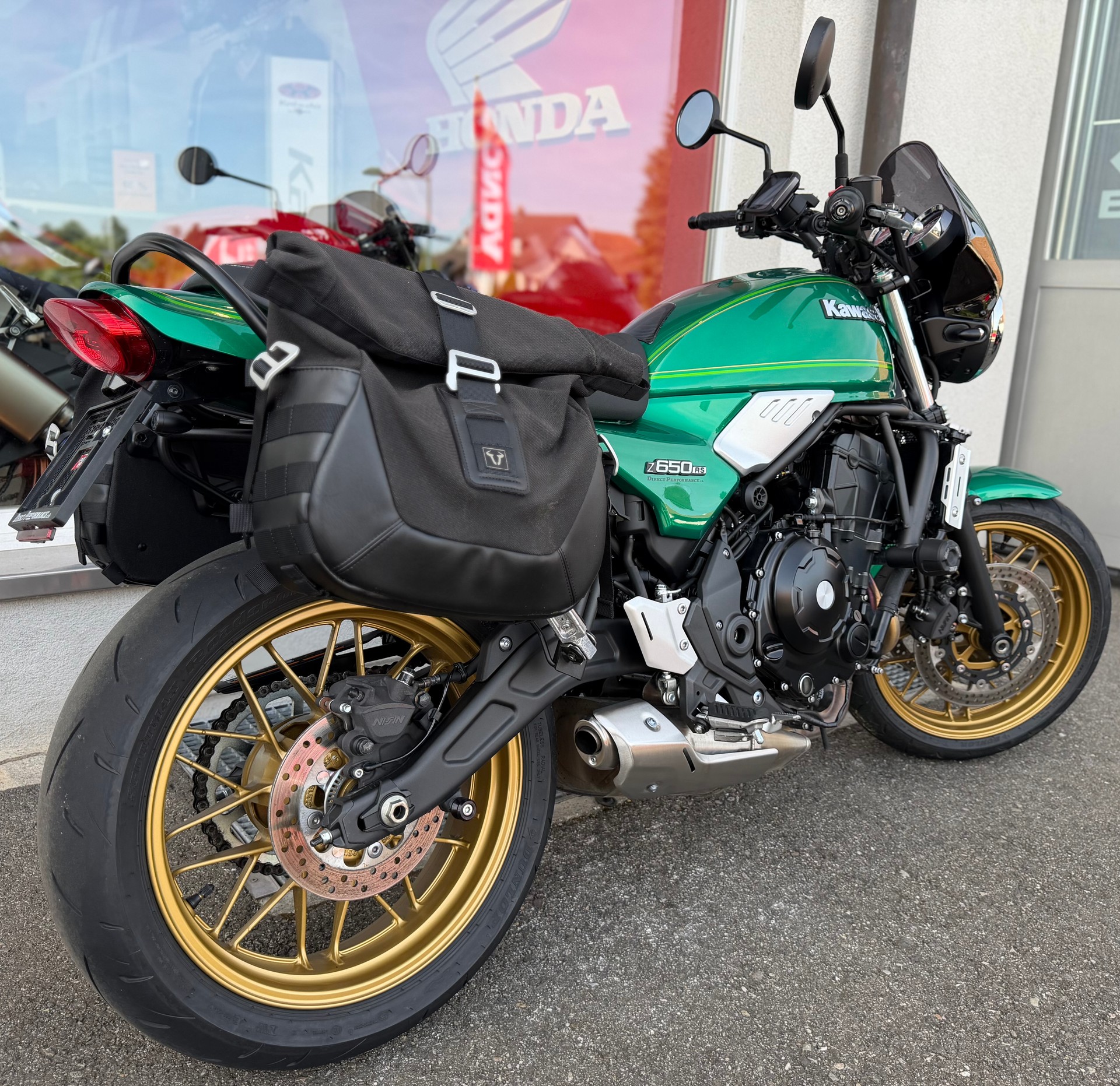 KAWASAKI Z 650 RS-image-3