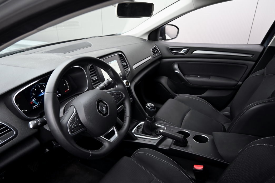 RENAULT Mégane Berline 1.3 16V Turbo Zen Facelift-image-8