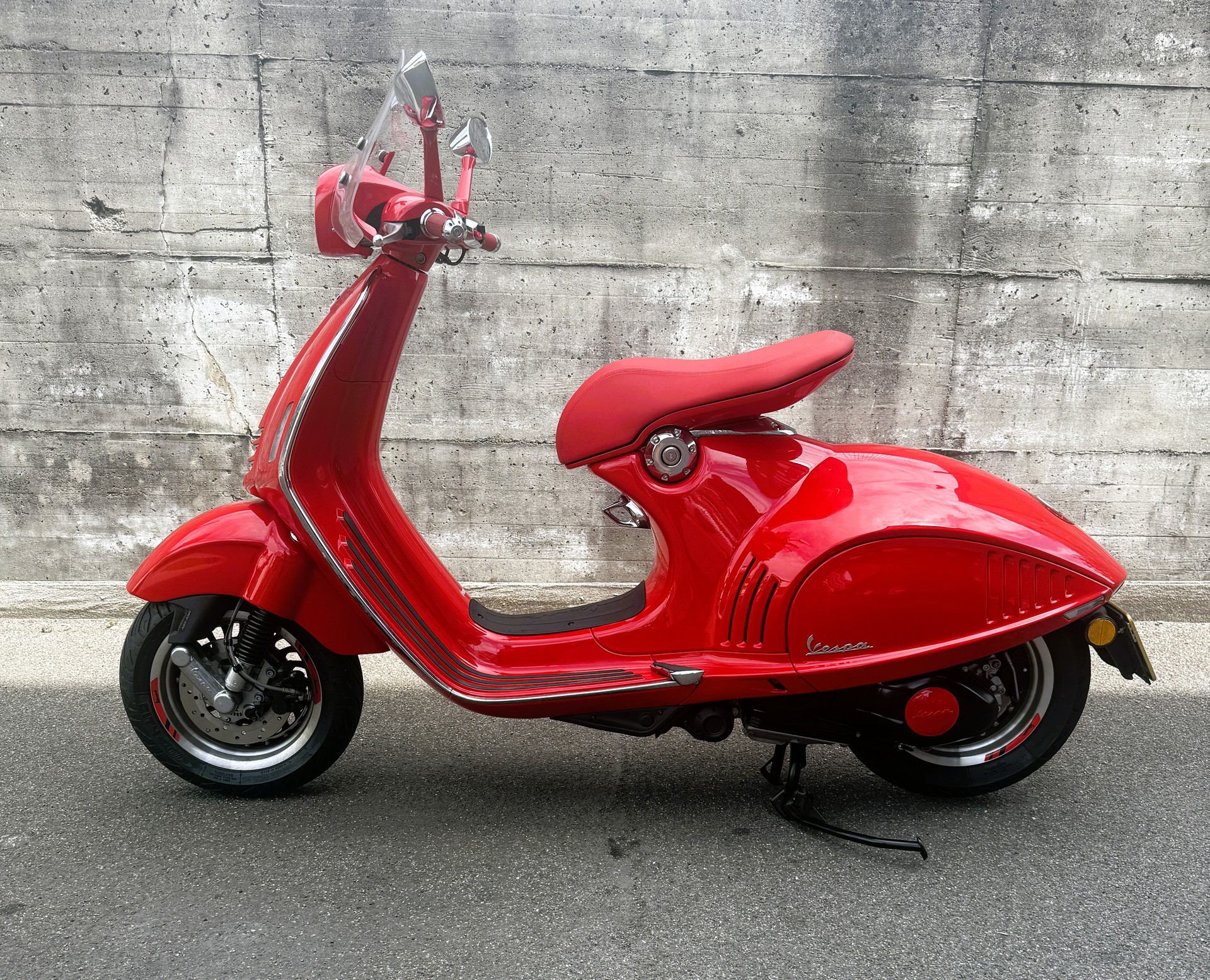 PIAGGIO Vespa 946 125 i.e. ABS Red, seltene Ausführung!-image-0