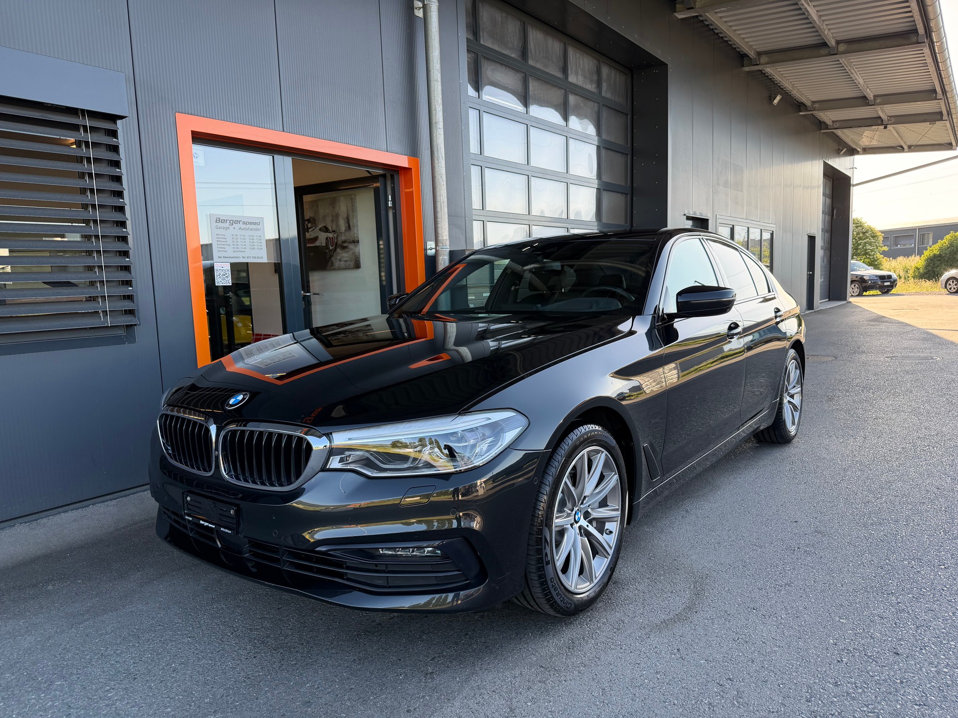 BMW 530d xDrive Sport Line Steptronic-showroom-element-3