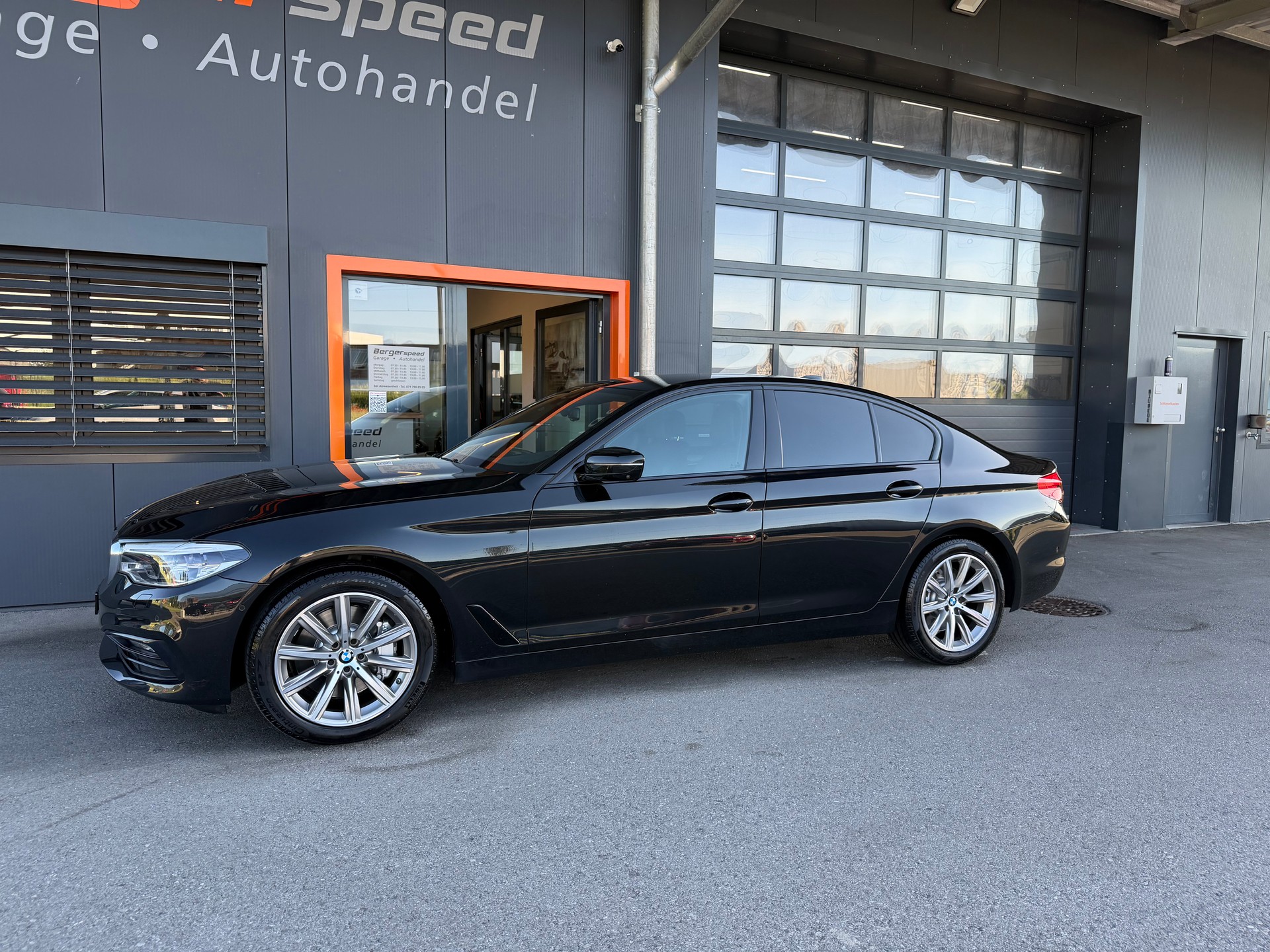 BMW 530d xDrive Sport Line Steptronic-image-4