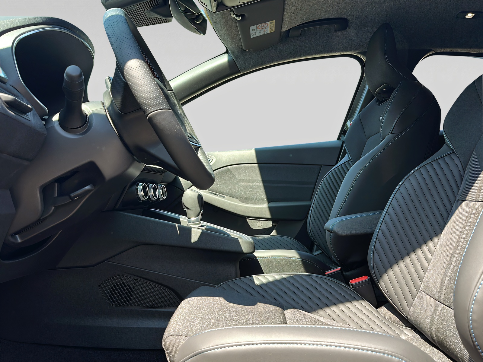 RENAULT CLIO esprit Alpine full hybrid E-Tech 145-image-4