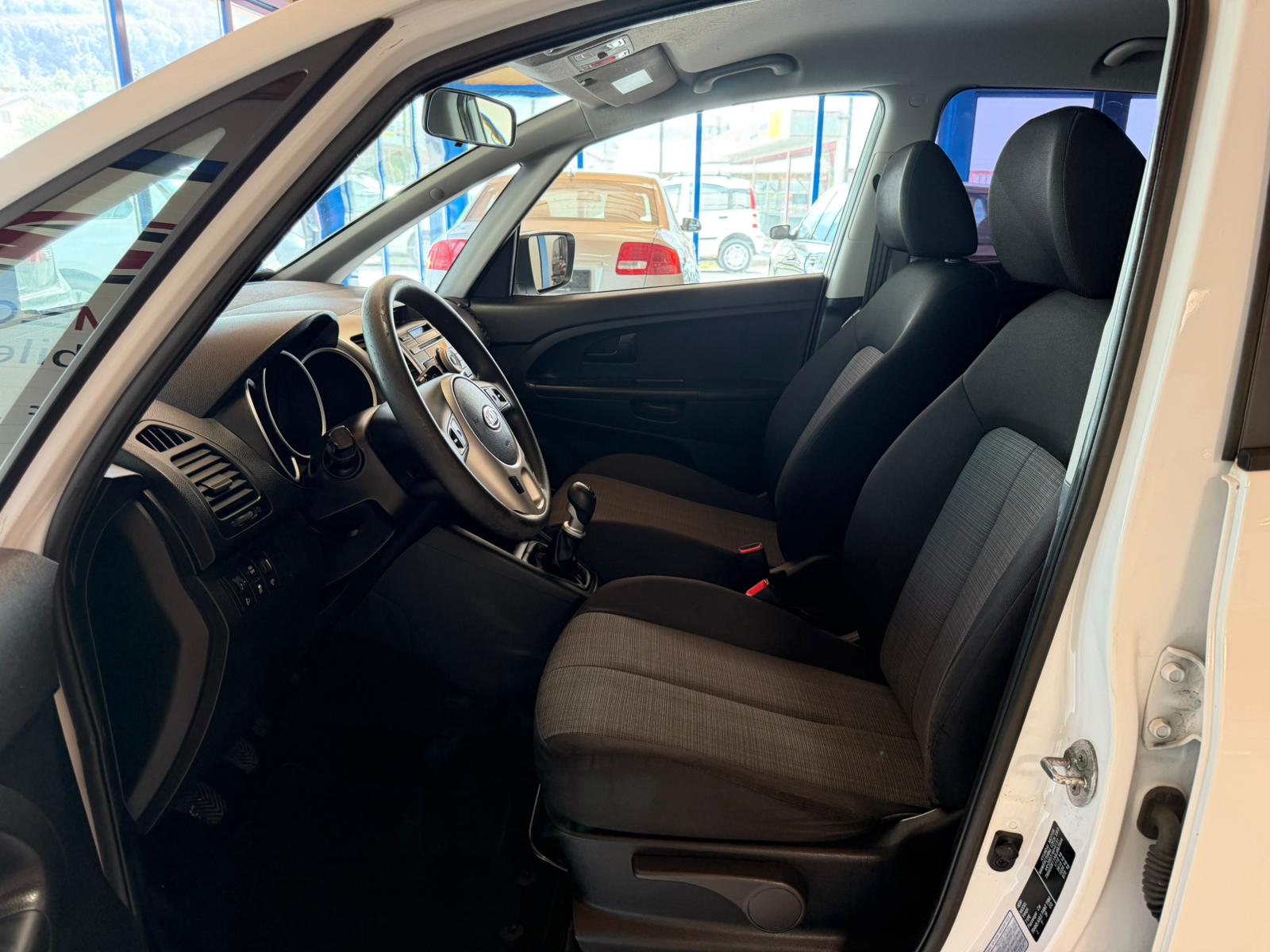 KIA Venga 1.4 CVVT Basic-image-8