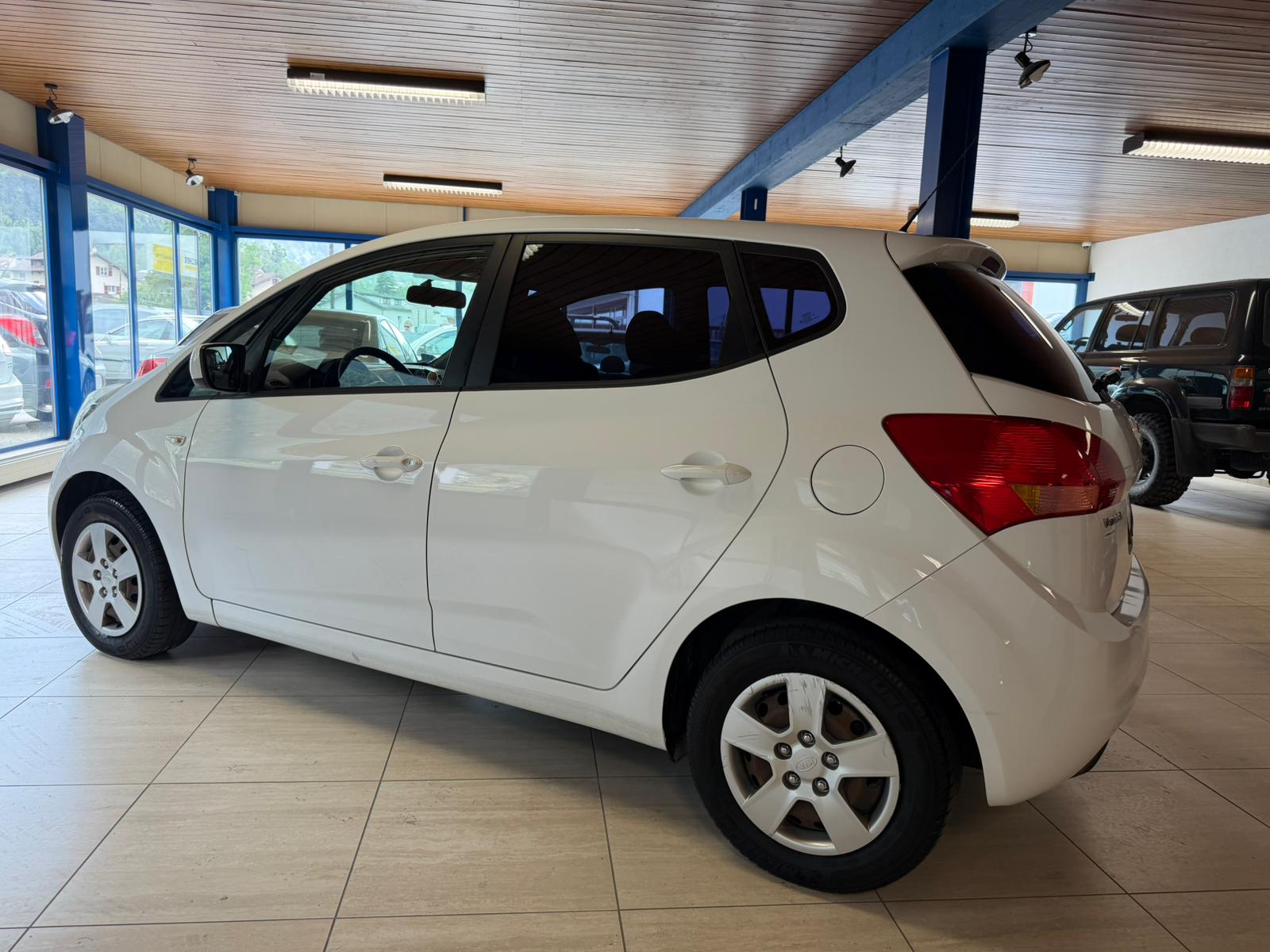 KIA Venga 1.4 CVVT Basic-showroom-element-2