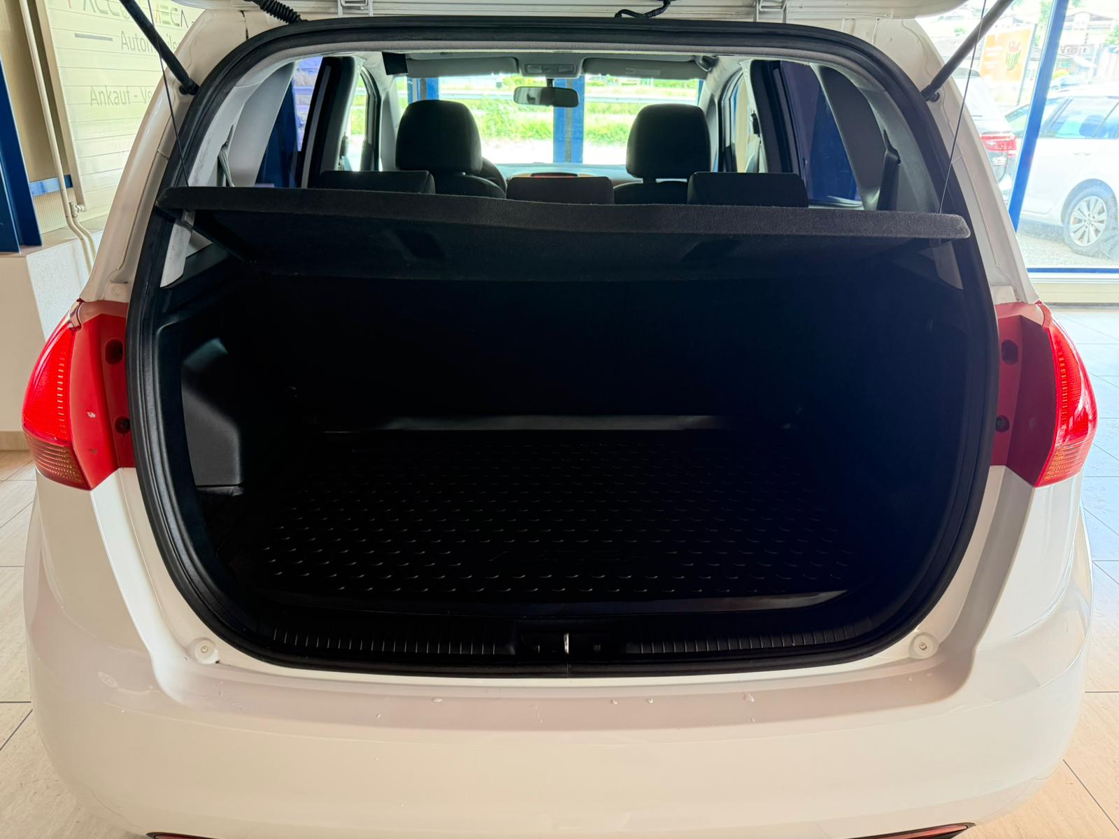 KIA Venga 1.4 CVVT Basic-image-15
