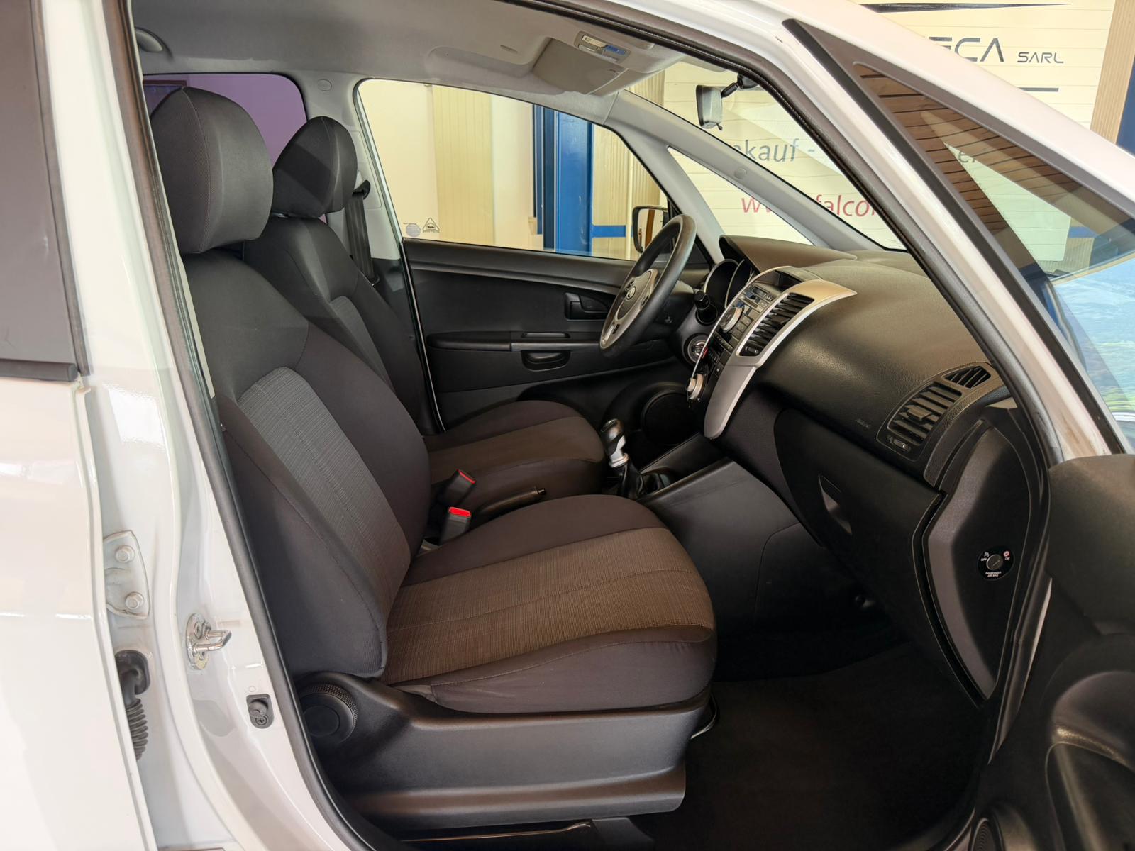 KIA Venga 1.4 CVVT Basic-image-13
