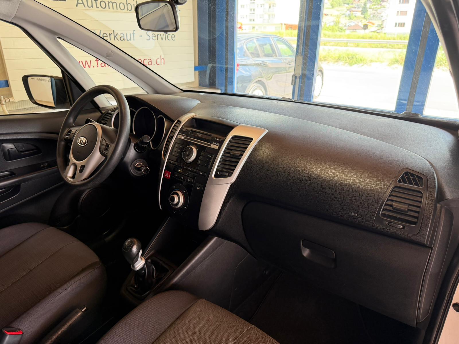 KIA Venga 1.4 CVVT Basic-image-12