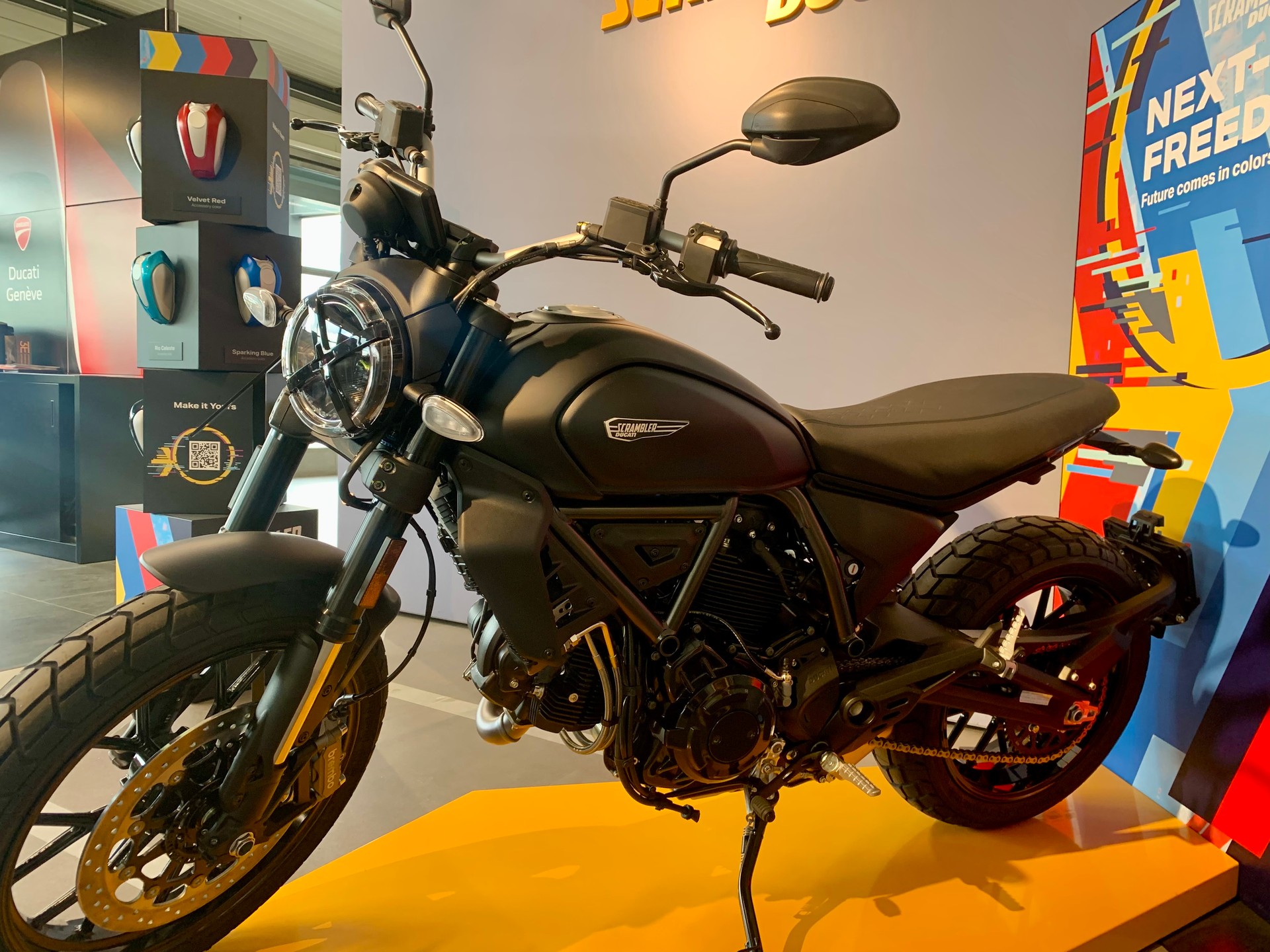 DUCATI SCRAMBLER ICON DARK-image-2