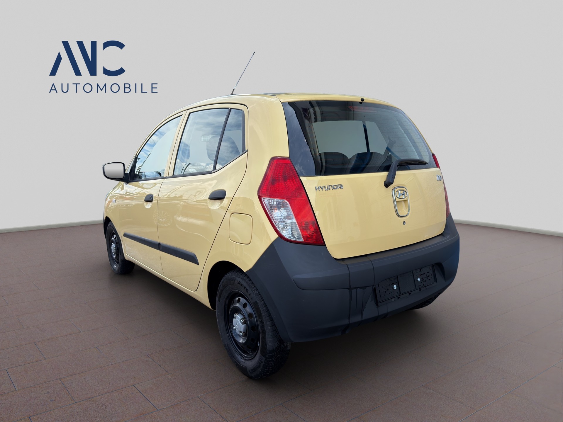 HYUNDAI i10 1.1 Style-image-4