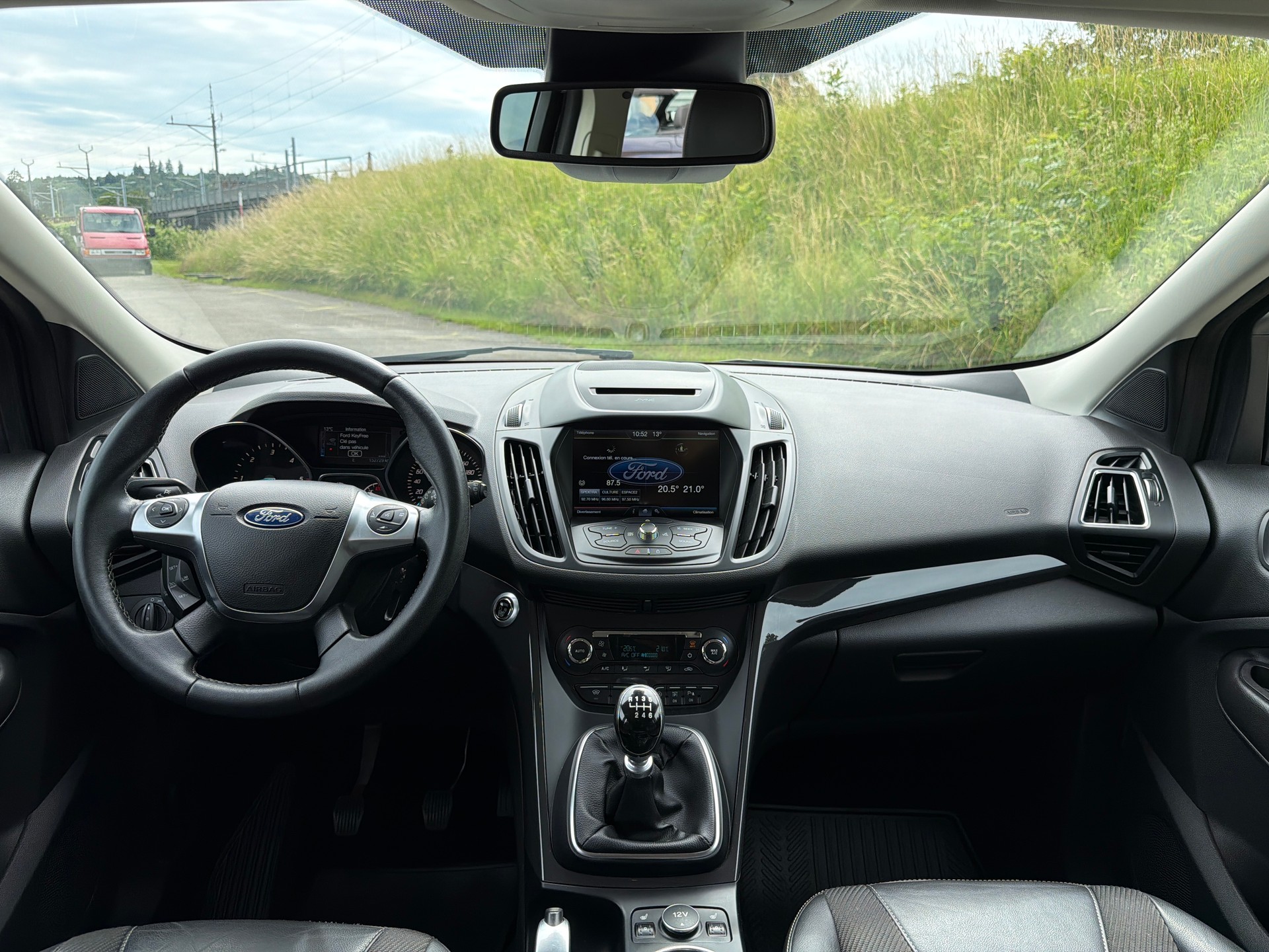 FORD Kuga 2.0 TDCi Sync Edition 4WD-image-13