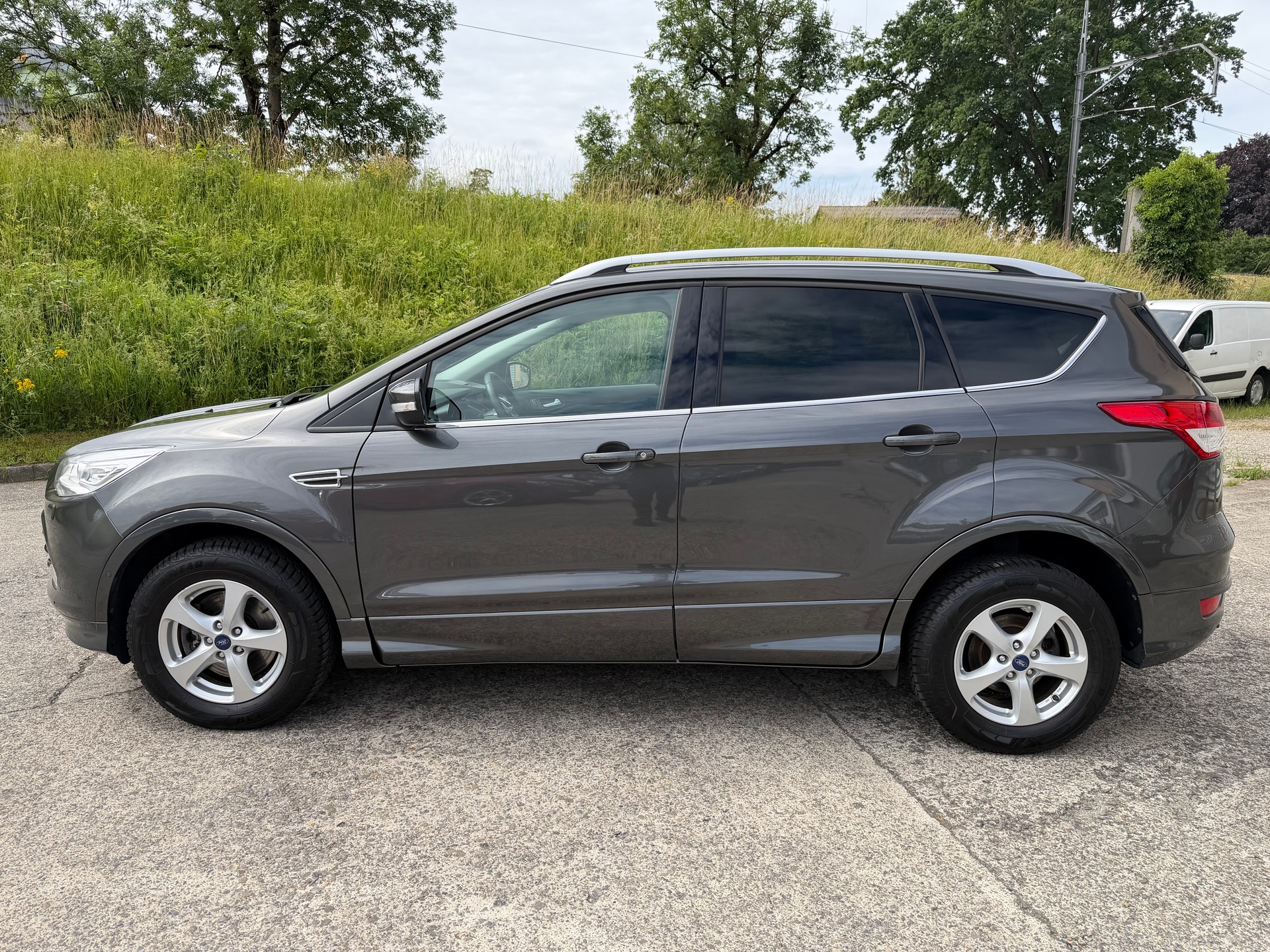 FORD Kuga 2.0 TDCi Sync Edition 4WD-showroom-element-1
