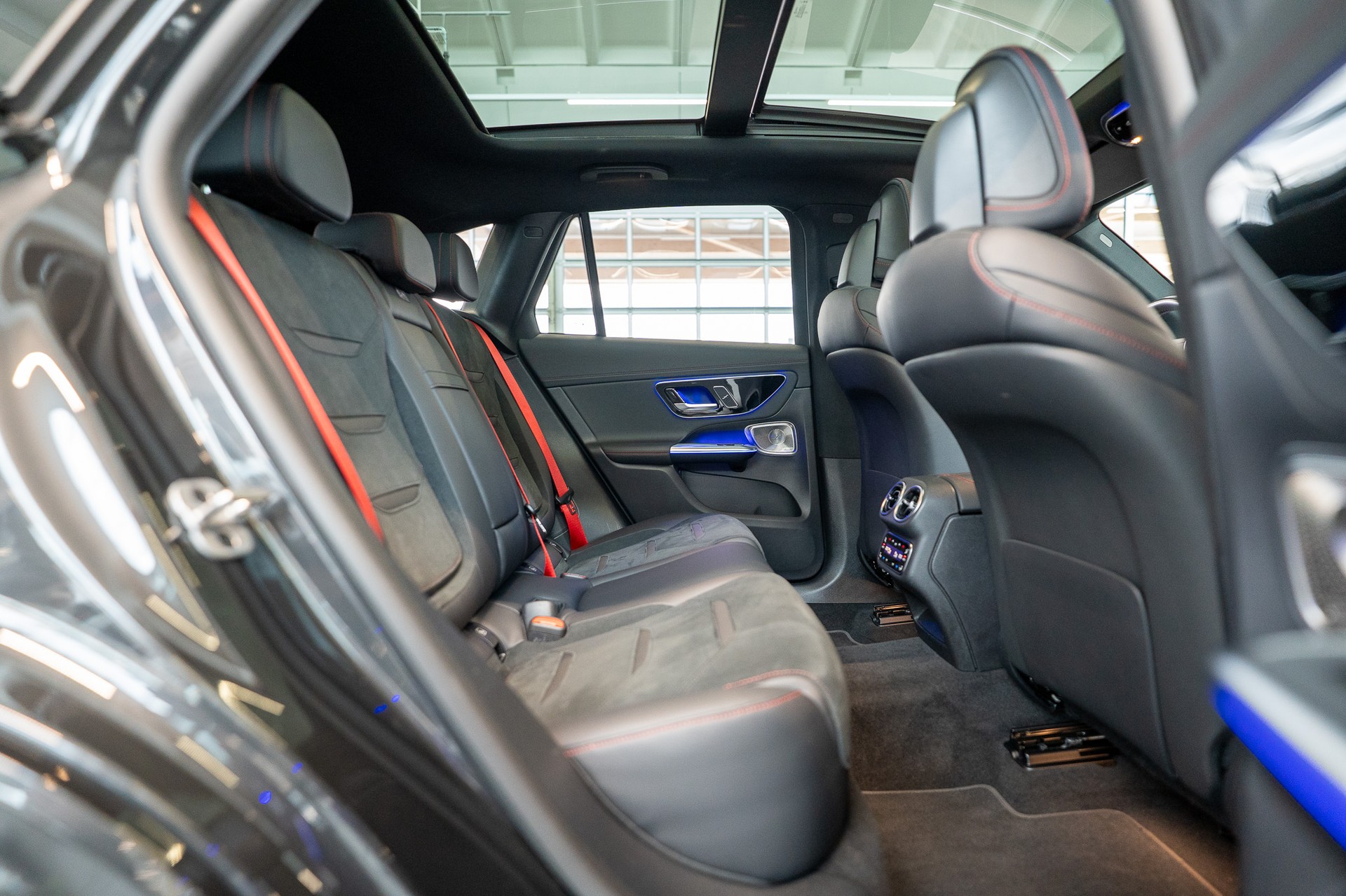 MERCEDES-BENZ GLC 43 AMG 4matic / Panorama / Performance Auspuff / 360°Kamera-image-15